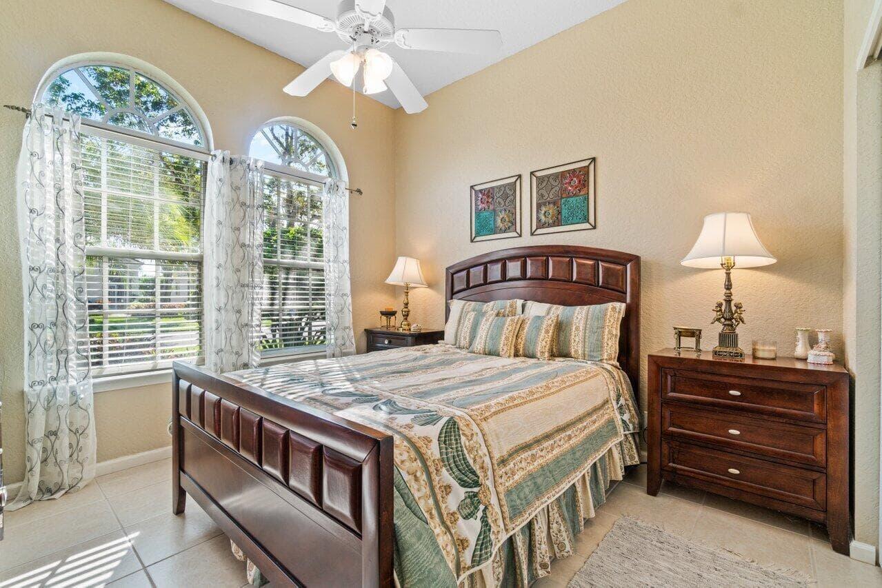 ABERDEEN 18 - Residential Lease