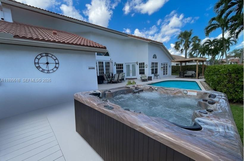 HOLIDAY SPRINGS EAST - Residential