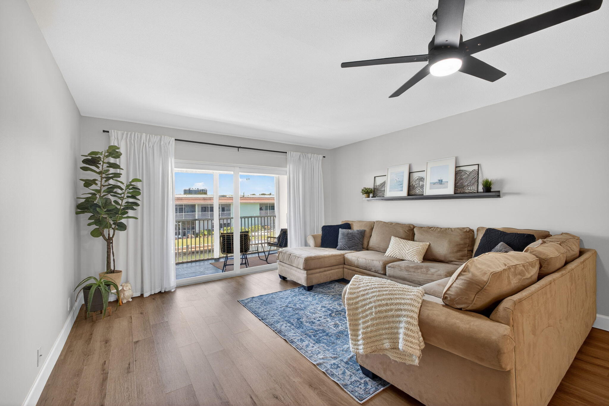 WINDSOR PARK SOUTH CONDOMINIUMS - Residential