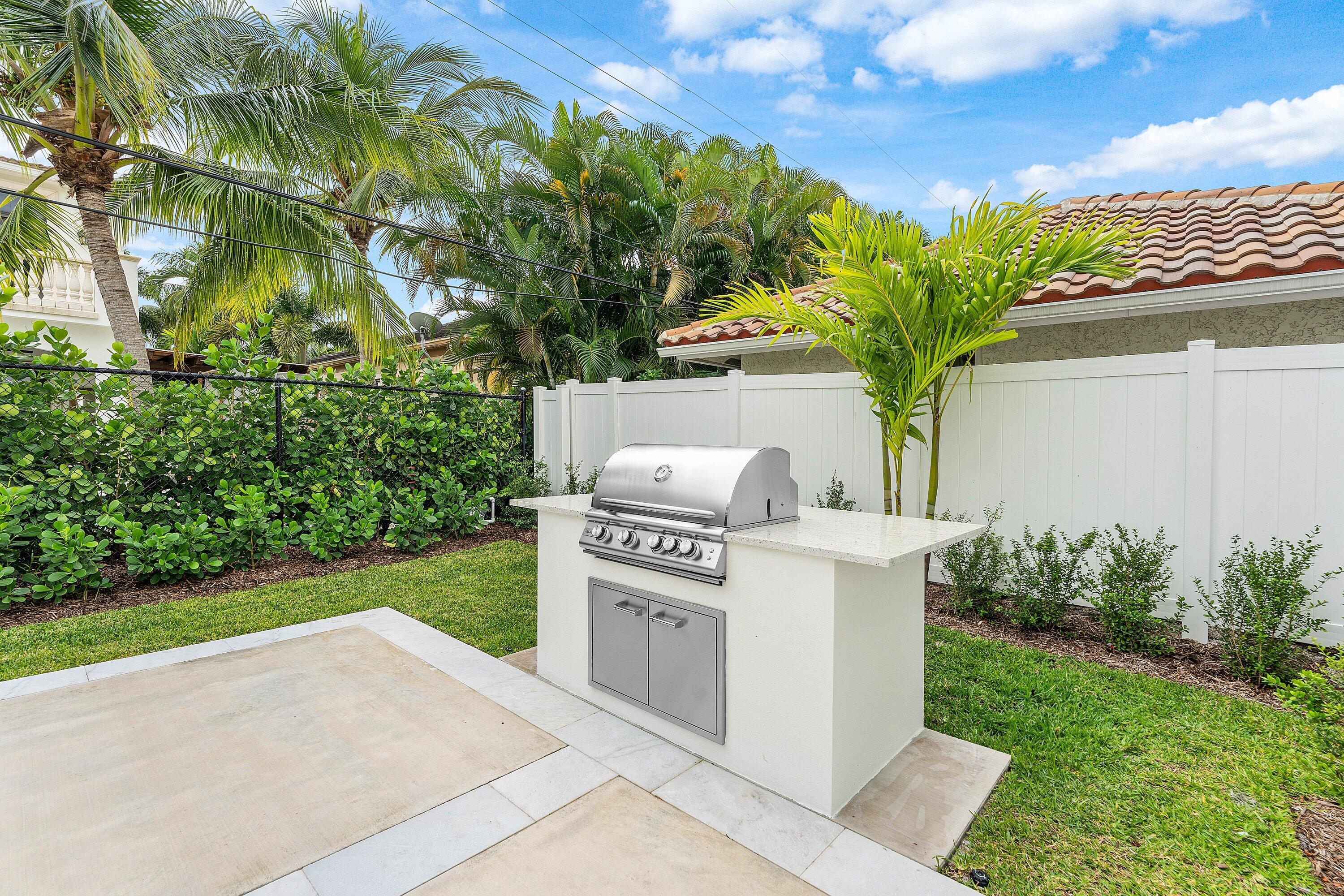 BOCA VILLAS - Residential