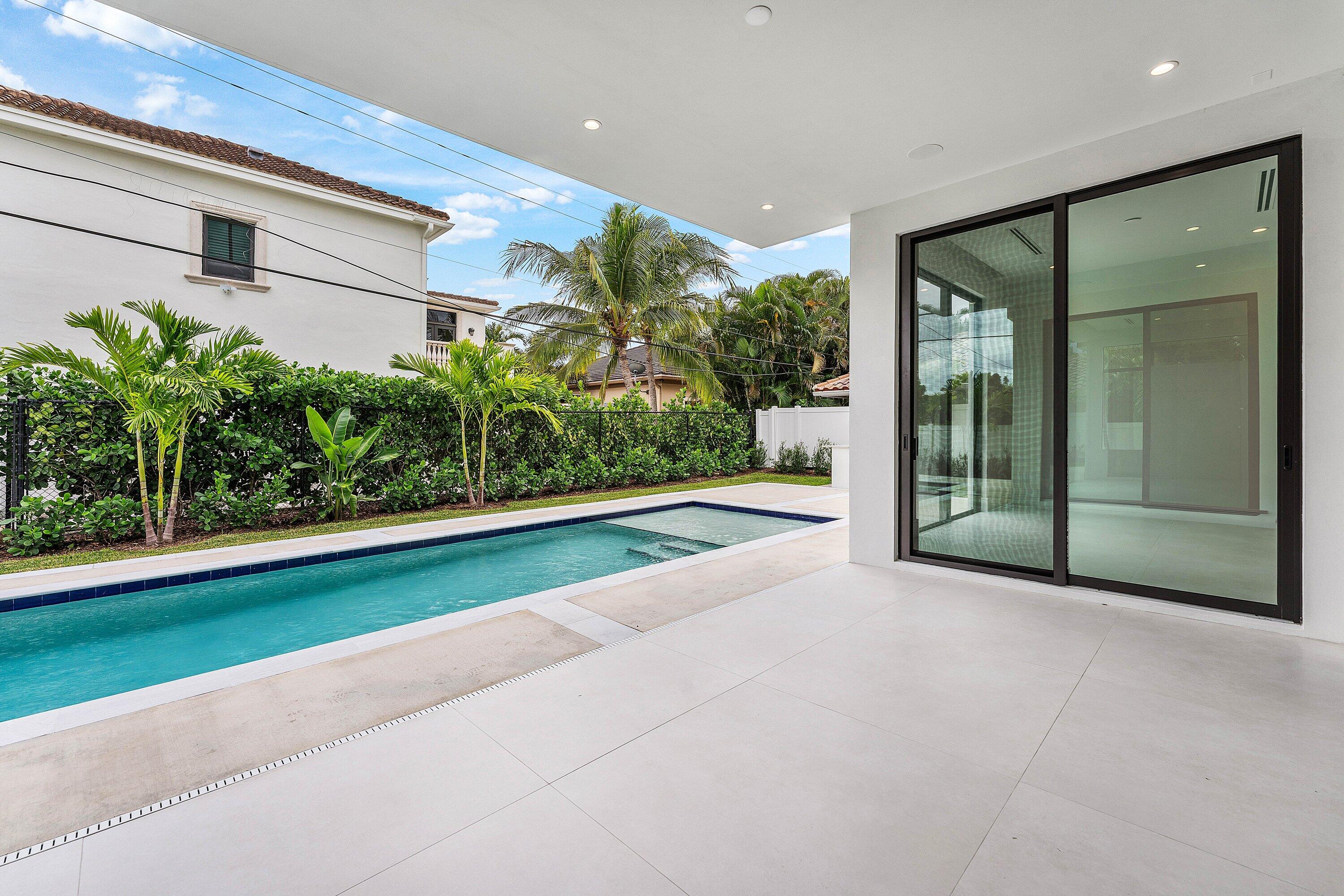 BOCA VILLAS - Residential