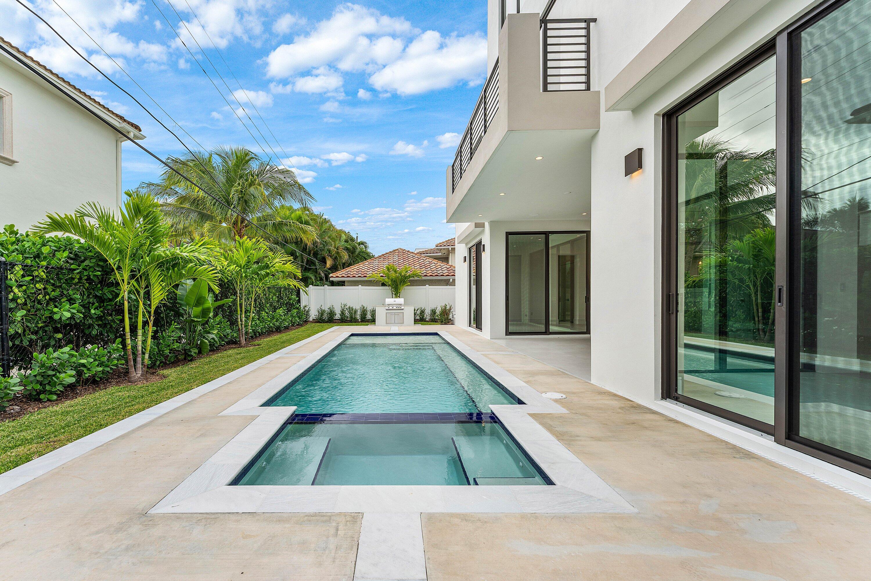 BOCA VILLAS - Residential