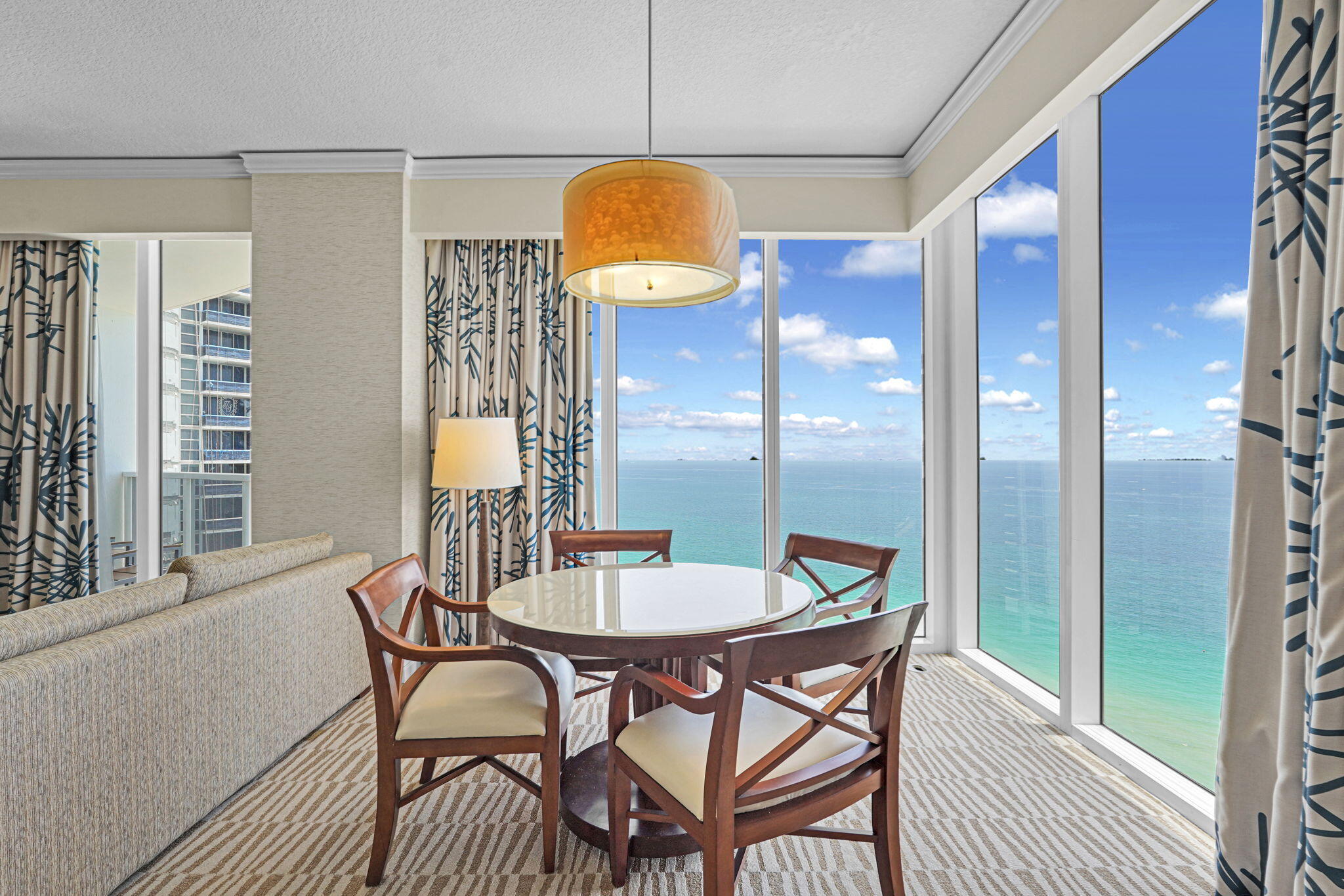 TRUMP INTERNATIONAL SONESTA - Residential