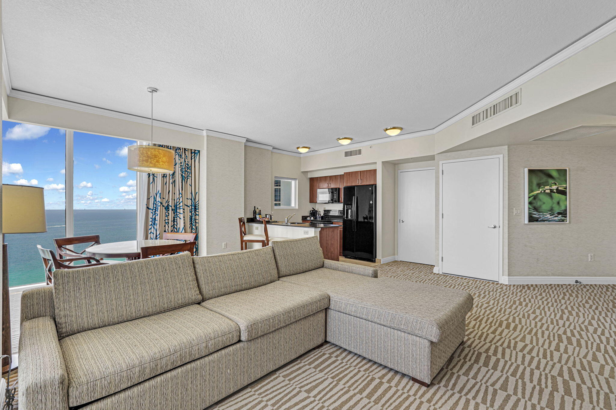 TRUMP INTERNATIONAL SONESTA - Residential