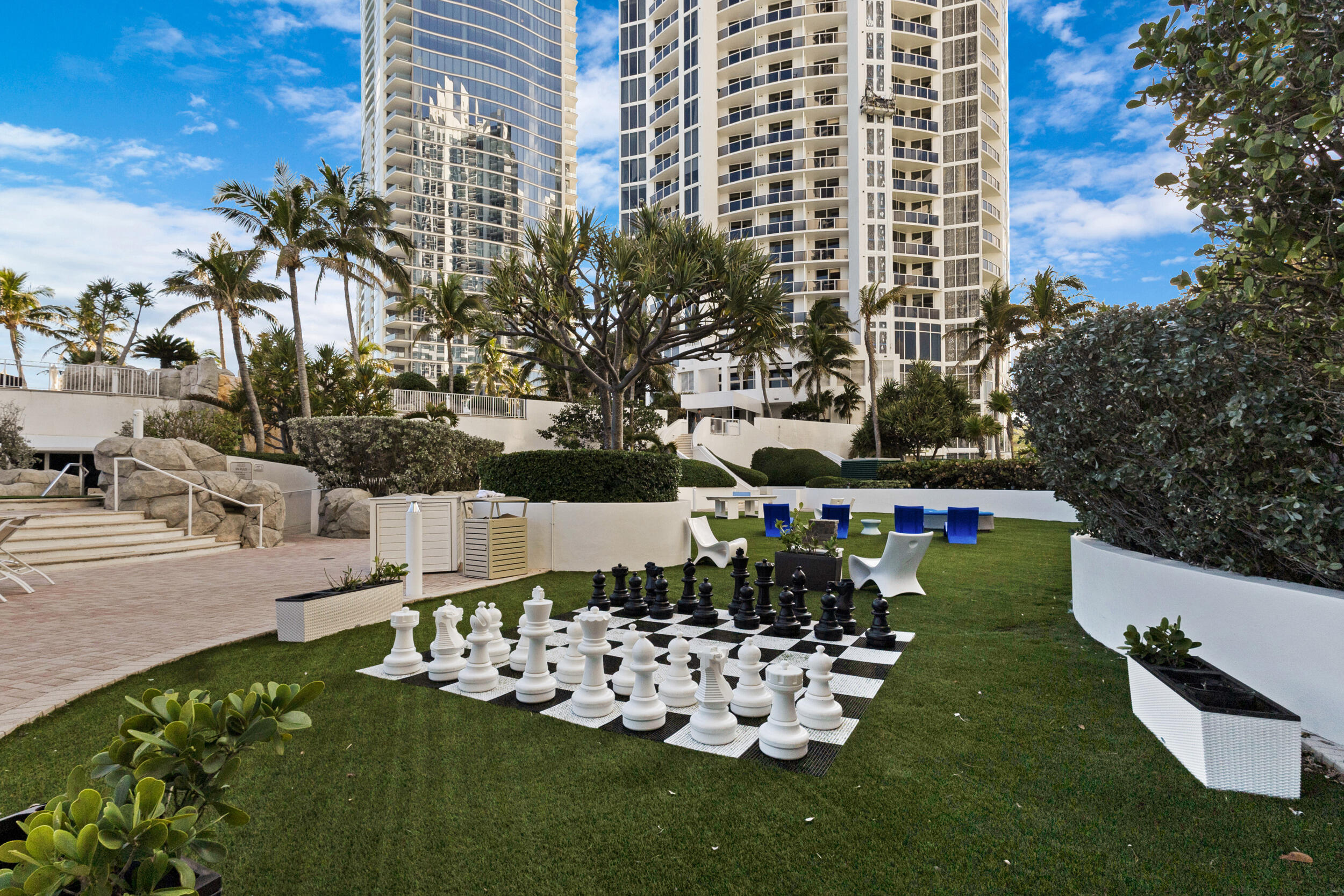 TRUMP INTERNATIONAL SONESTA - Residential