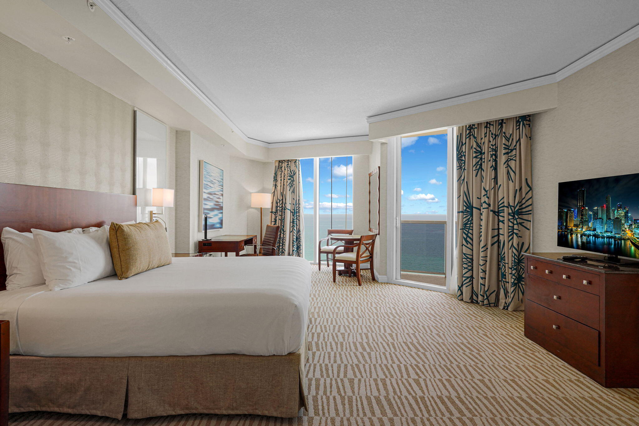 TRUMP INTERNATIONAL SONESTA - Residential