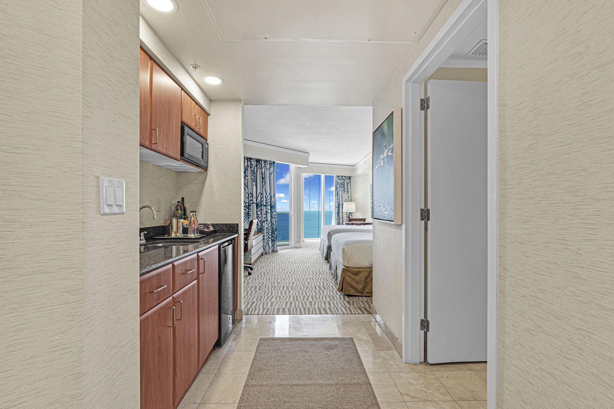 TRUMP INTERNATIONAL SONESTA - Residential