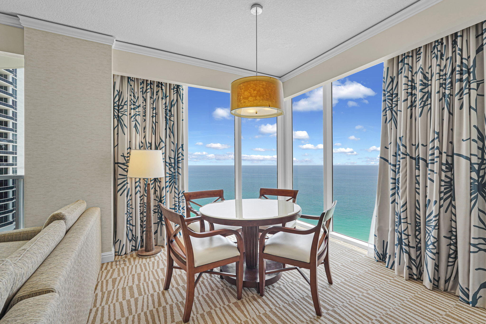 TRUMP INTERNATIONAL SONESTA - Residential
