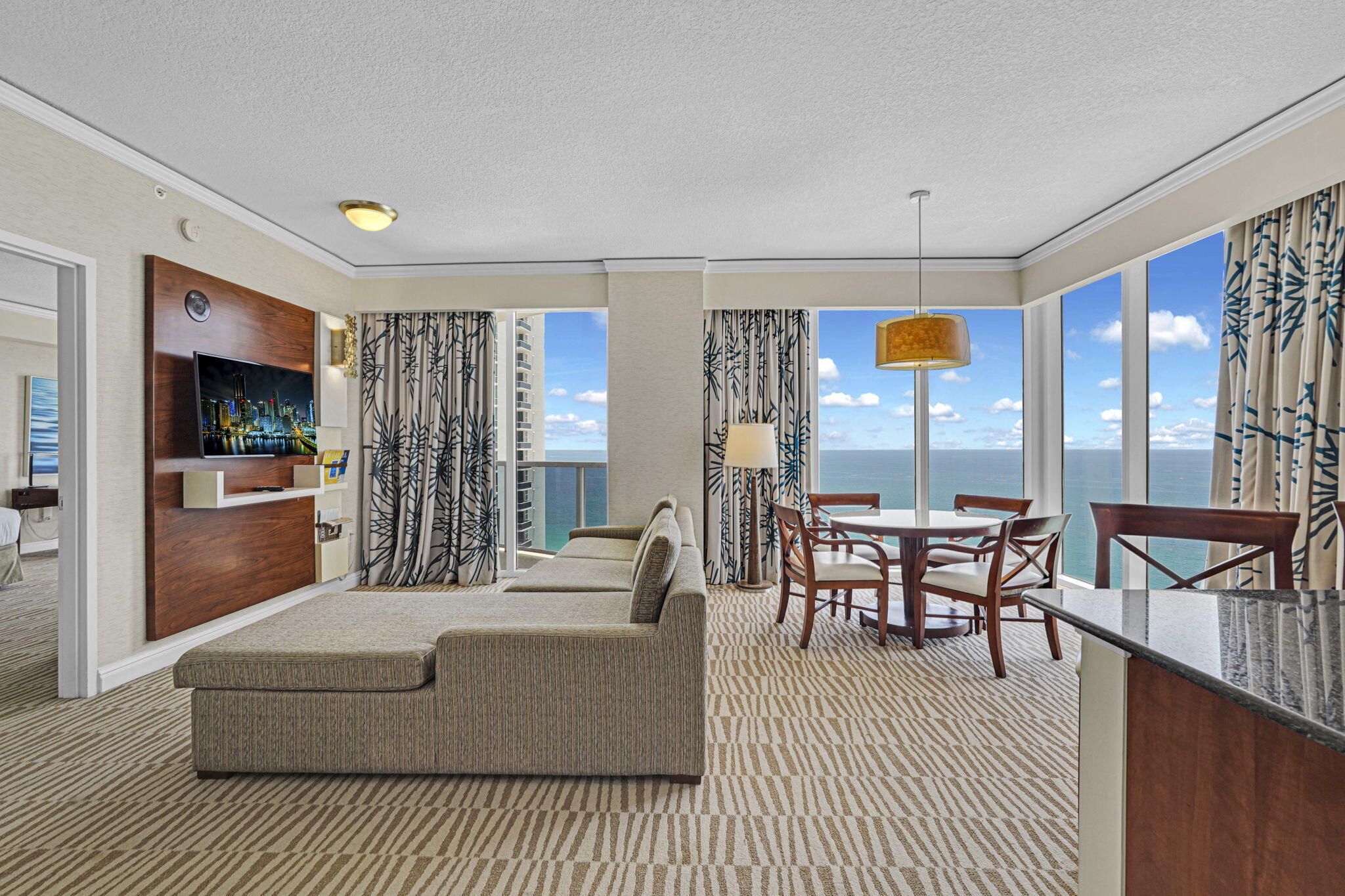 TRUMP INTERNATIONAL SONESTA - Residential