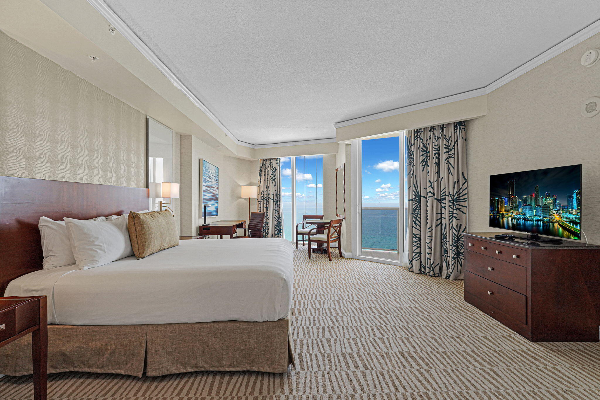 TRUMP INTERNATIONAL SONESTA - Residential