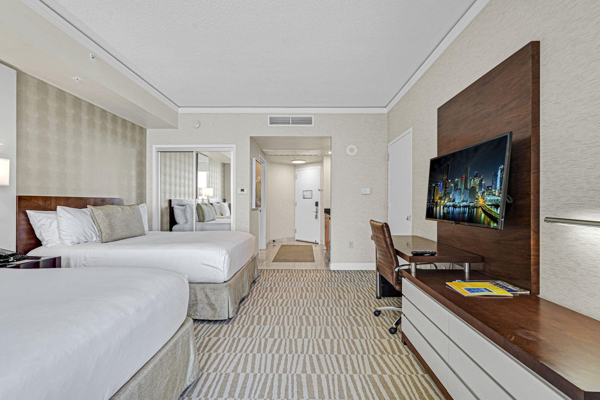 TRUMP INTERNATIONAL SONESTA - Residential