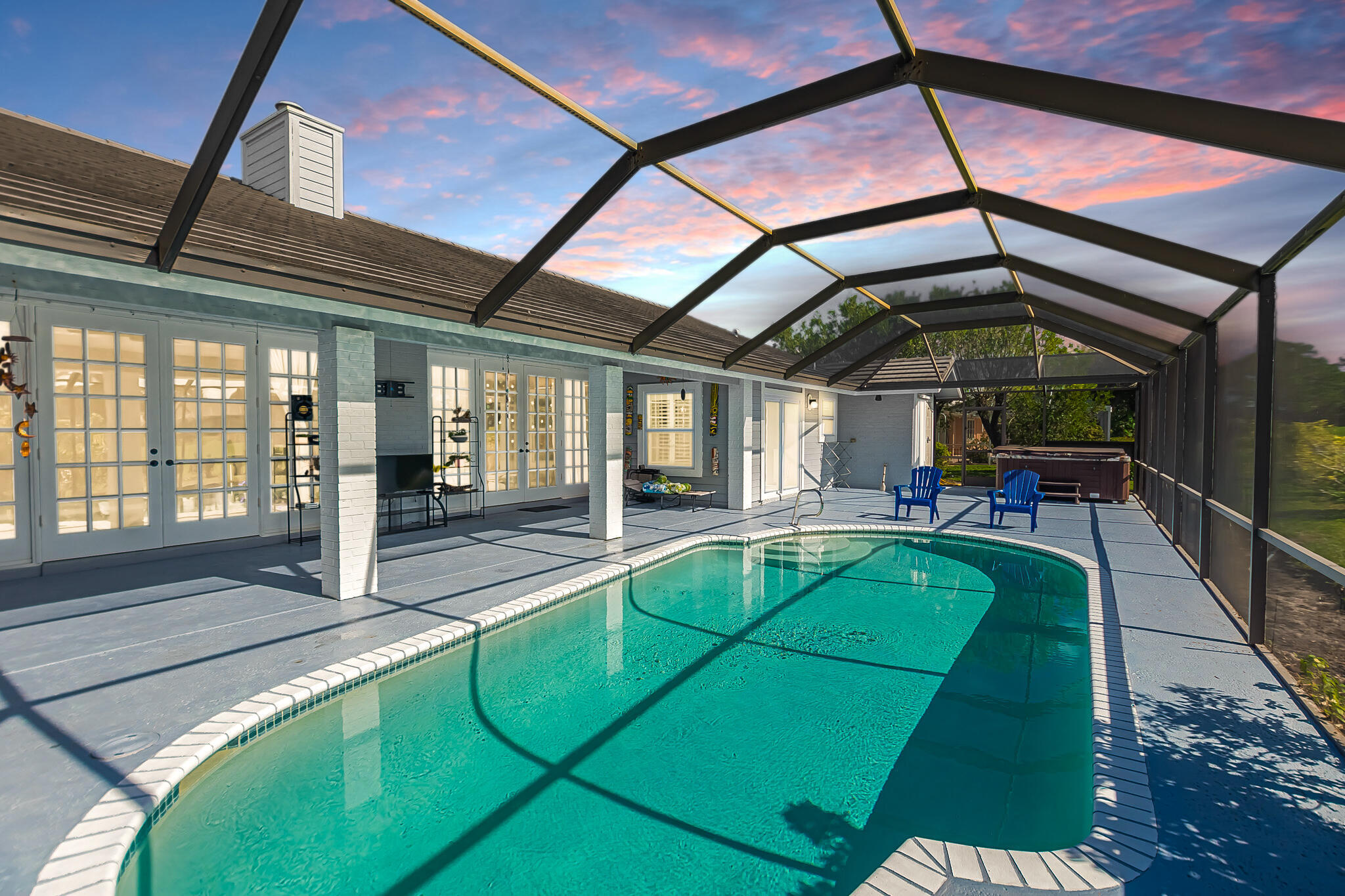 COUNTRY CLUB ESTATES - Residential