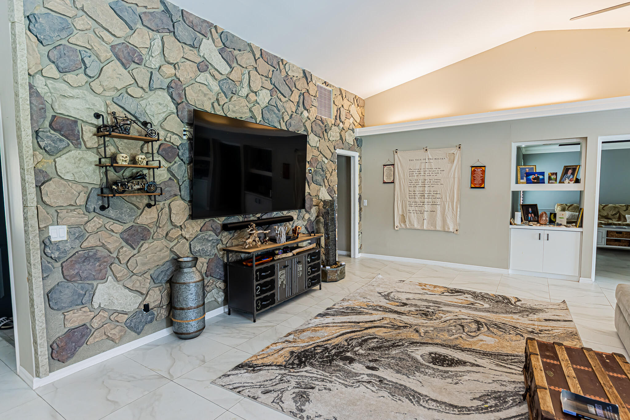 COUNTRY CLUB ESTATES - Residential