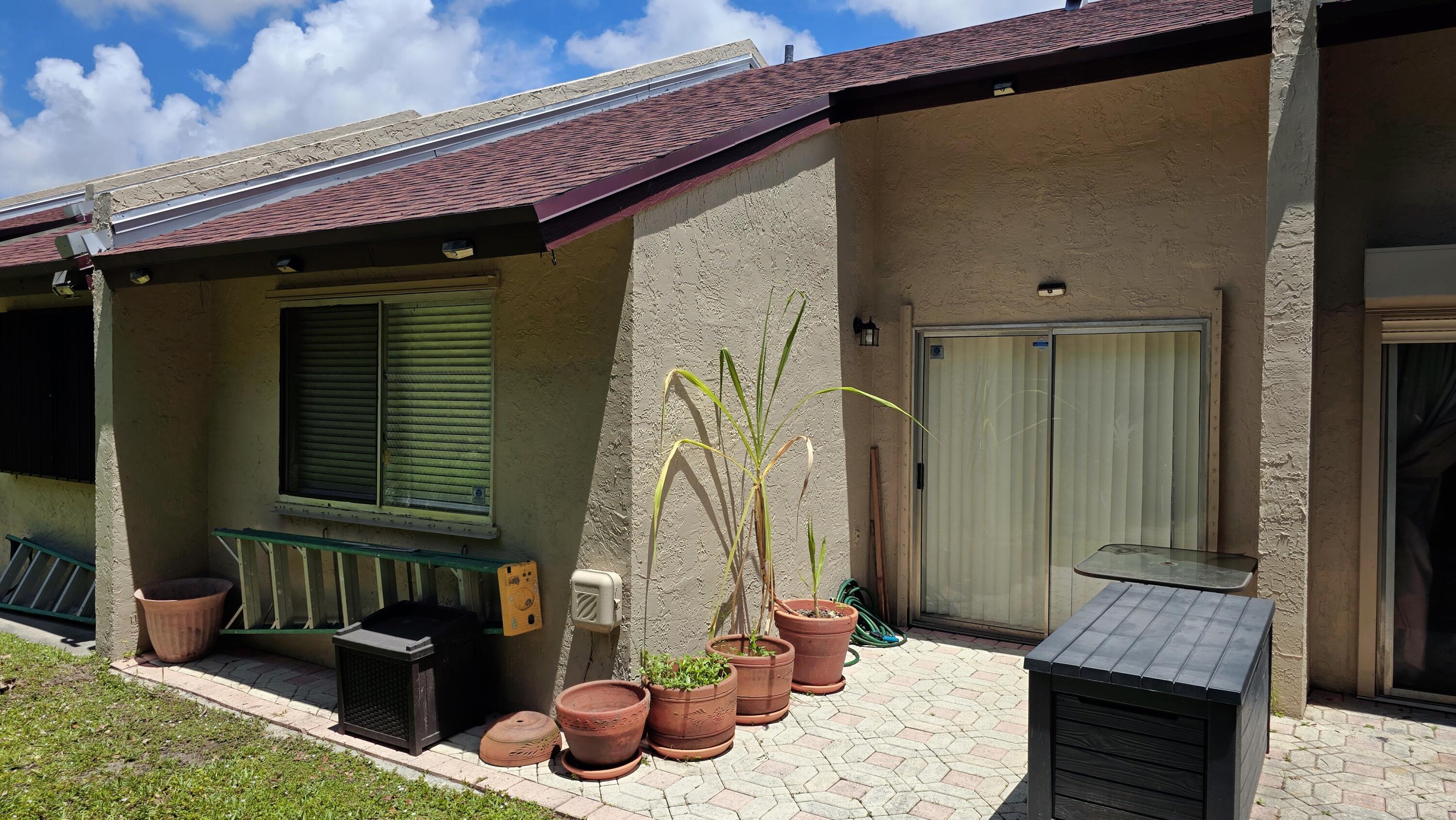 VILLAGER TOWNHOMES - Residential Lease