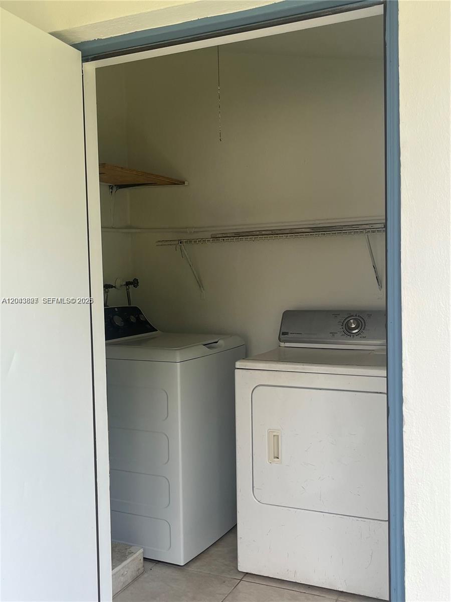COLLEGE TRACT - Residential Lease