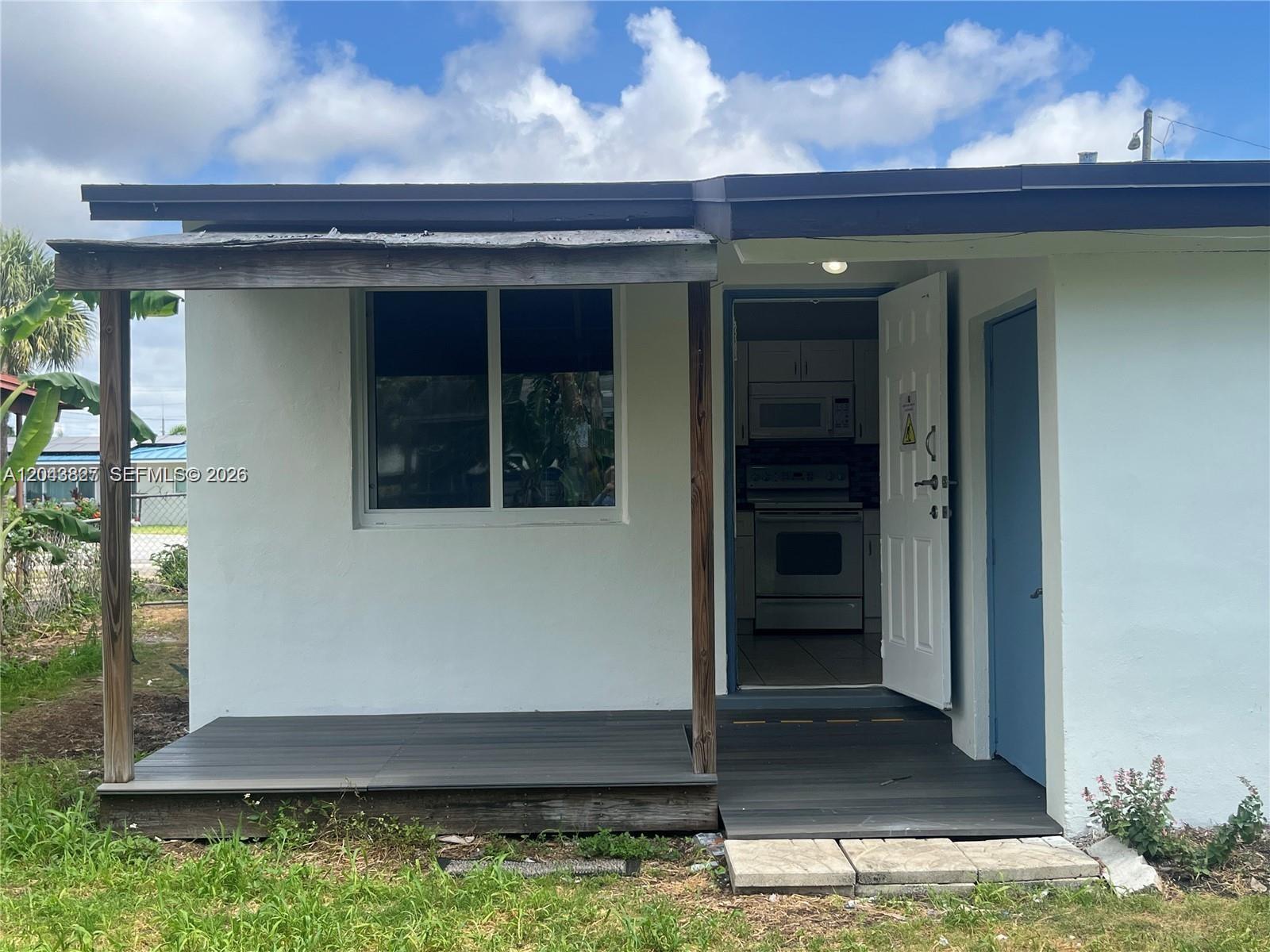 COLLEGE TRACT - Residential Lease