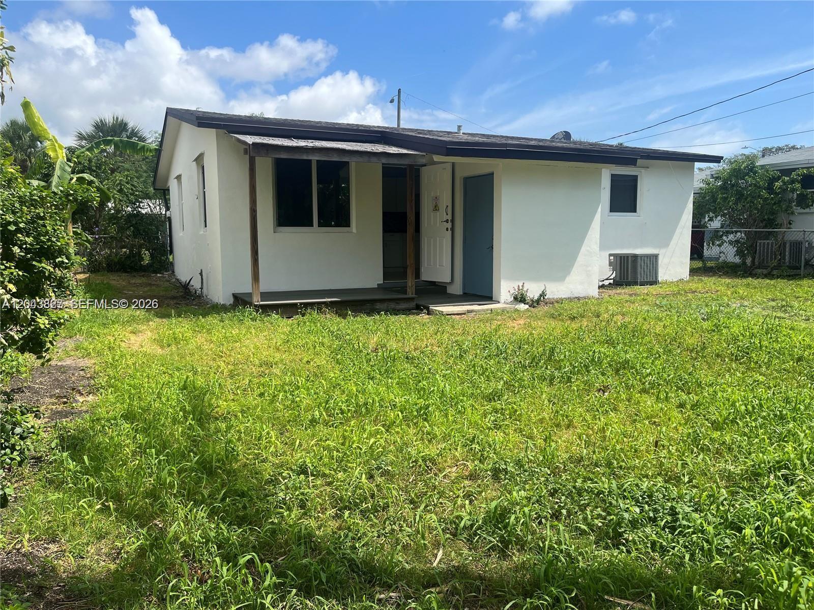 COLLEGE TRACT - Residential Lease