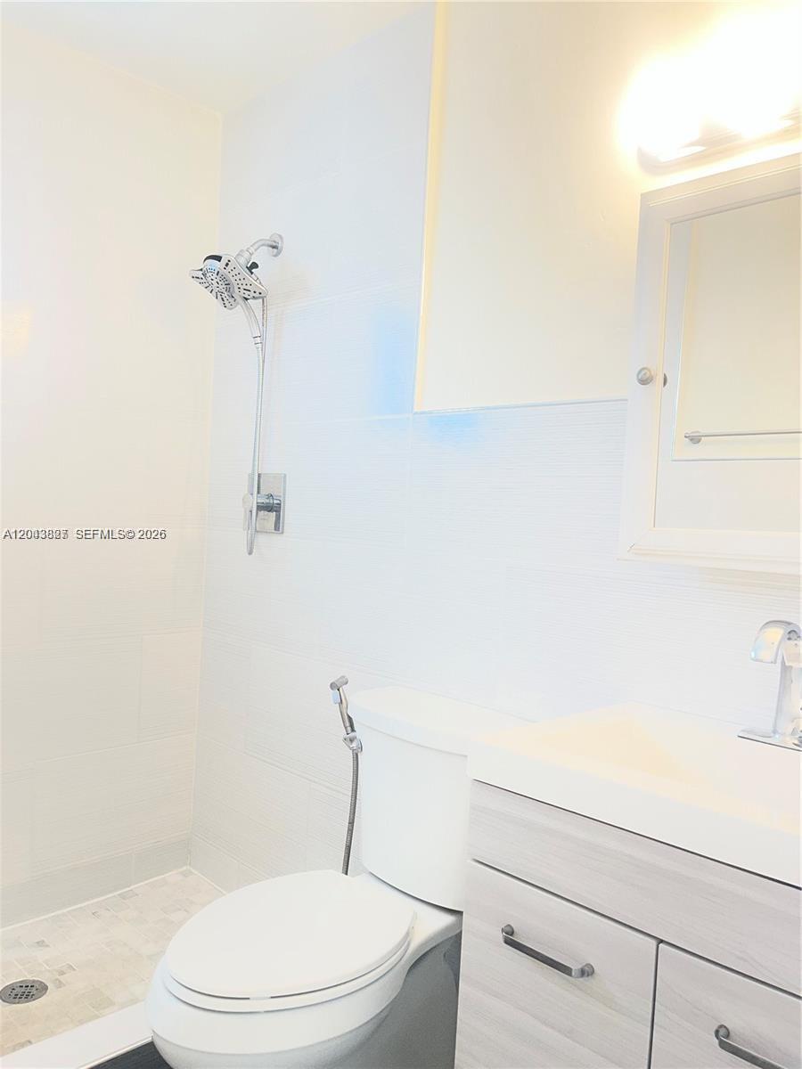 COLLEGE TRACT - Residential Lease