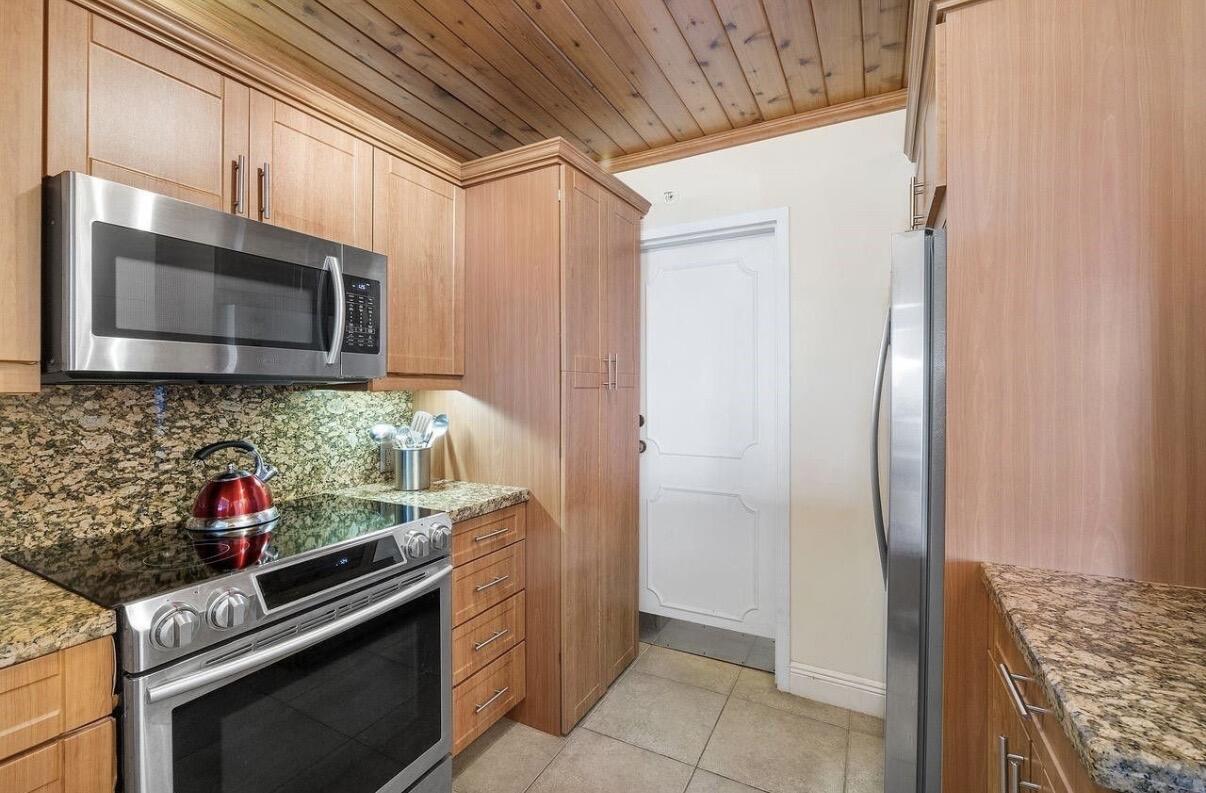 LEISURE TOWERS CONDO - Residential