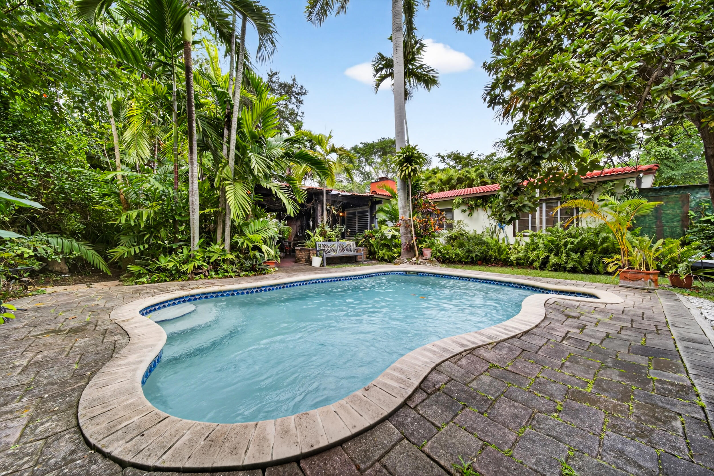 CORAL GABLES CRAFTS SEC - Residential