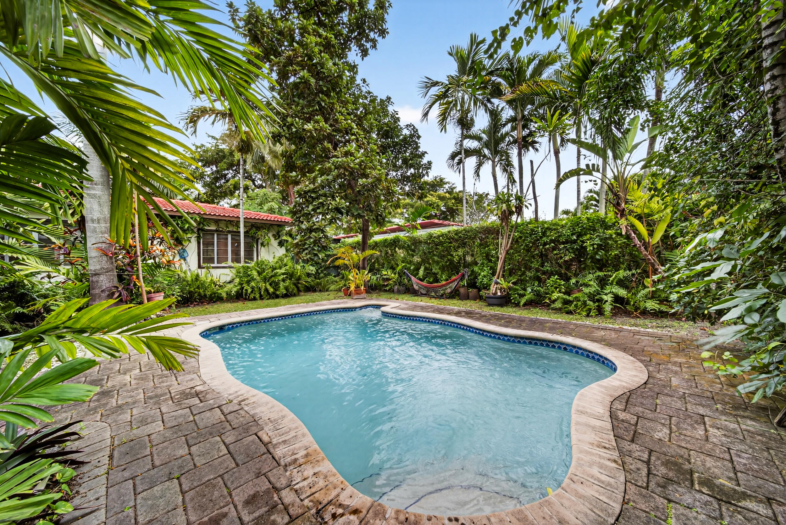 CORAL GABLES CRAFTS SEC - Residential