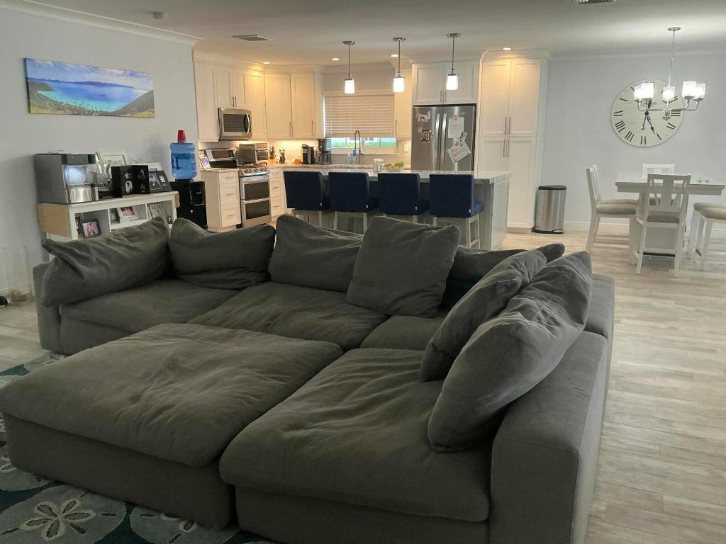 DELRAY DUNES - Residential