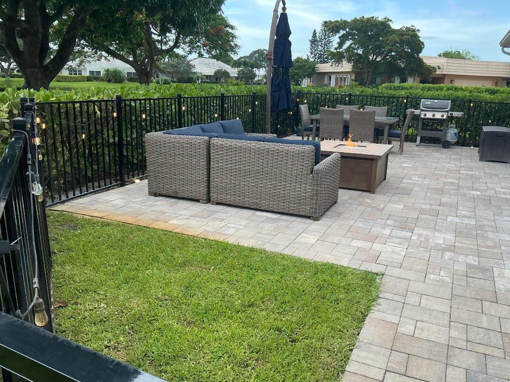 DELRAY DUNES - Residential