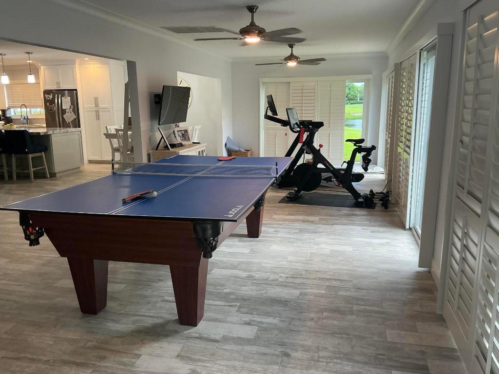 DELRAY DUNES - Residential