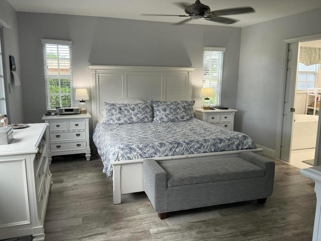 DELRAY DUNES - Residential