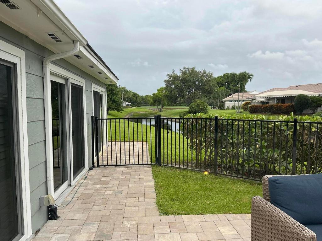 DELRAY DUNES - Residential