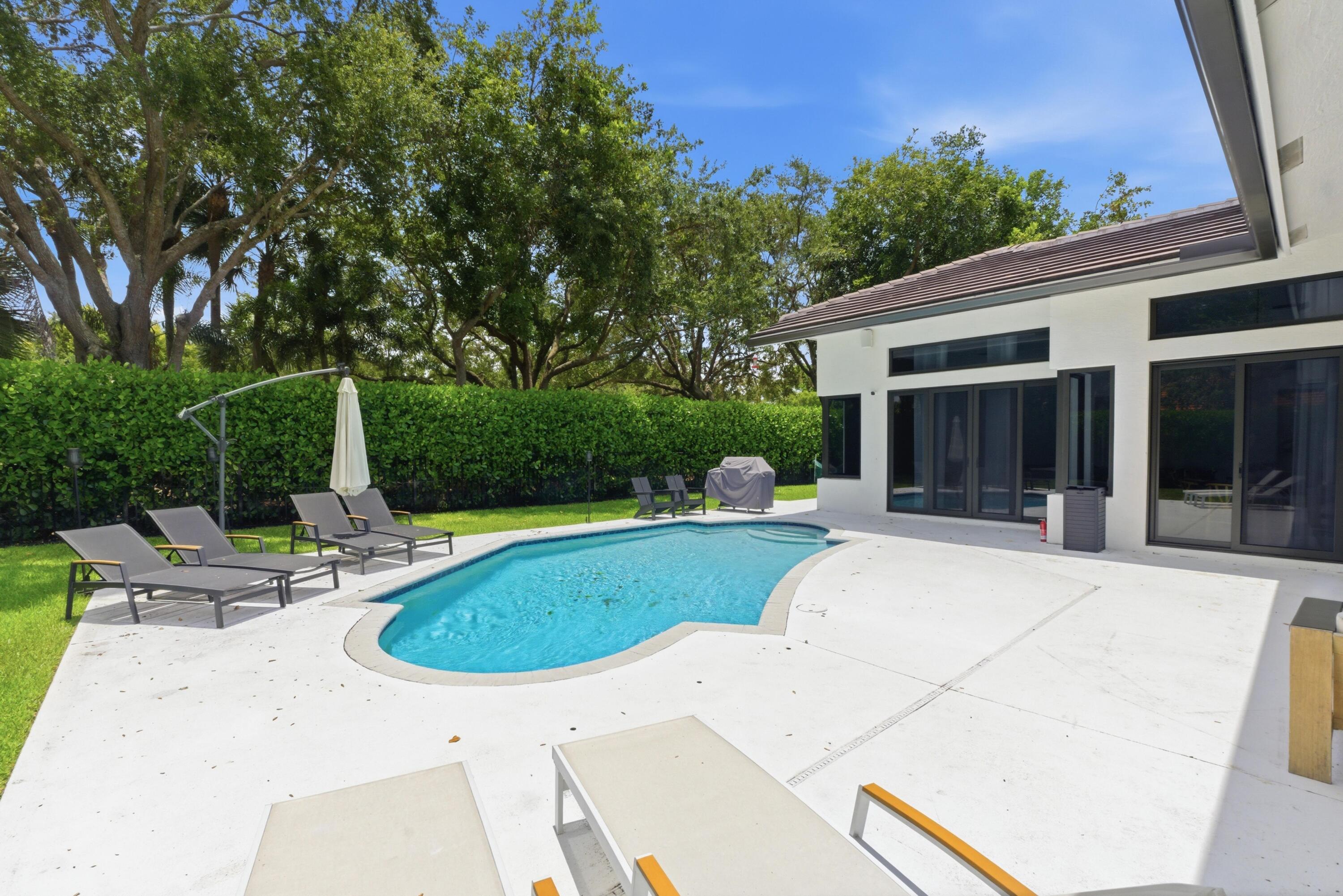 MEADOW RUN WEST - Residential