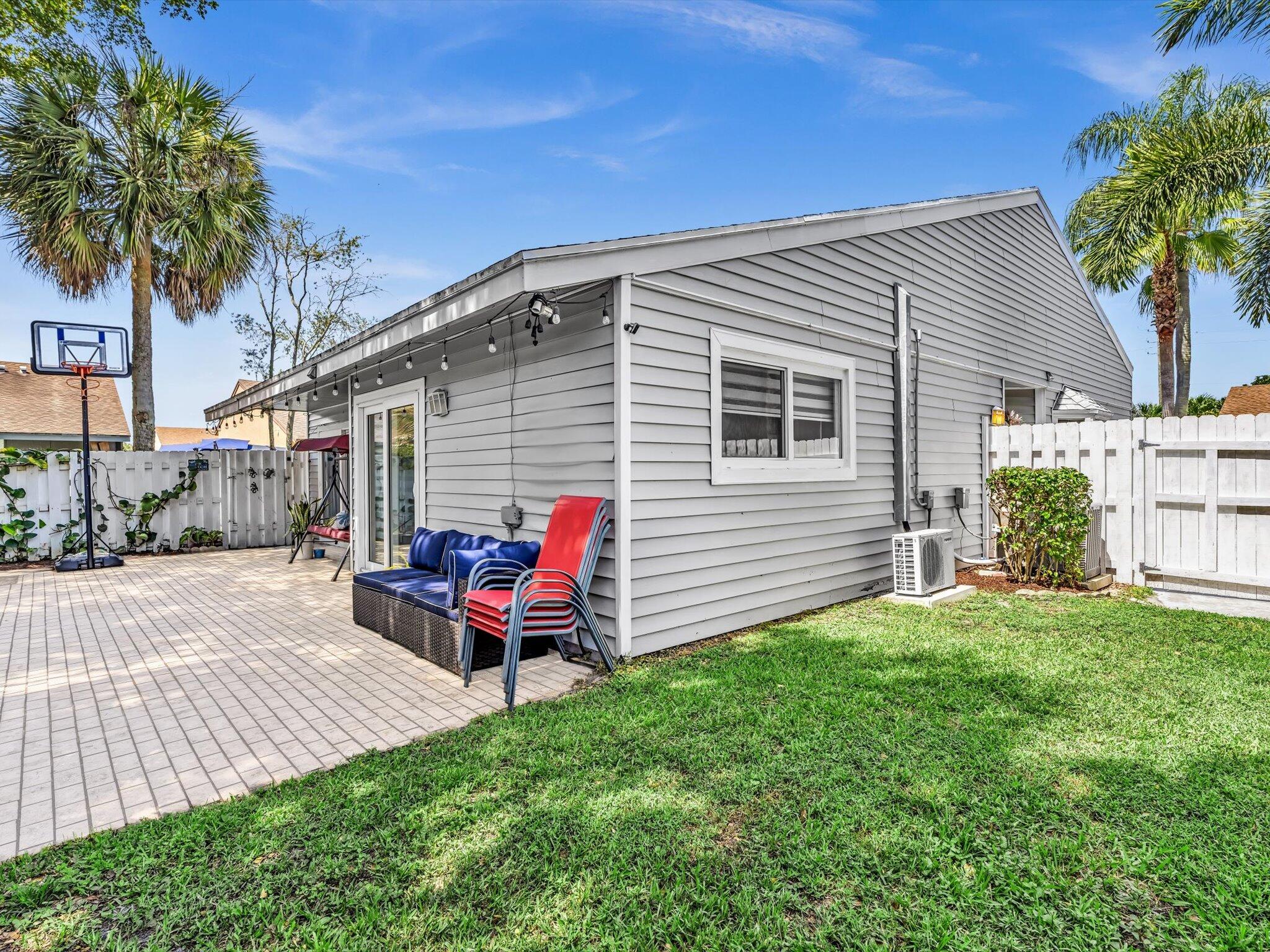 BOYNTON LAKES 4 - Residential