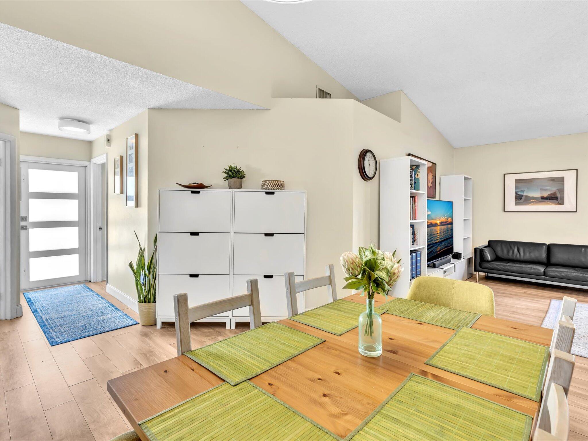 BOYNTON LAKES 4 - Residential
