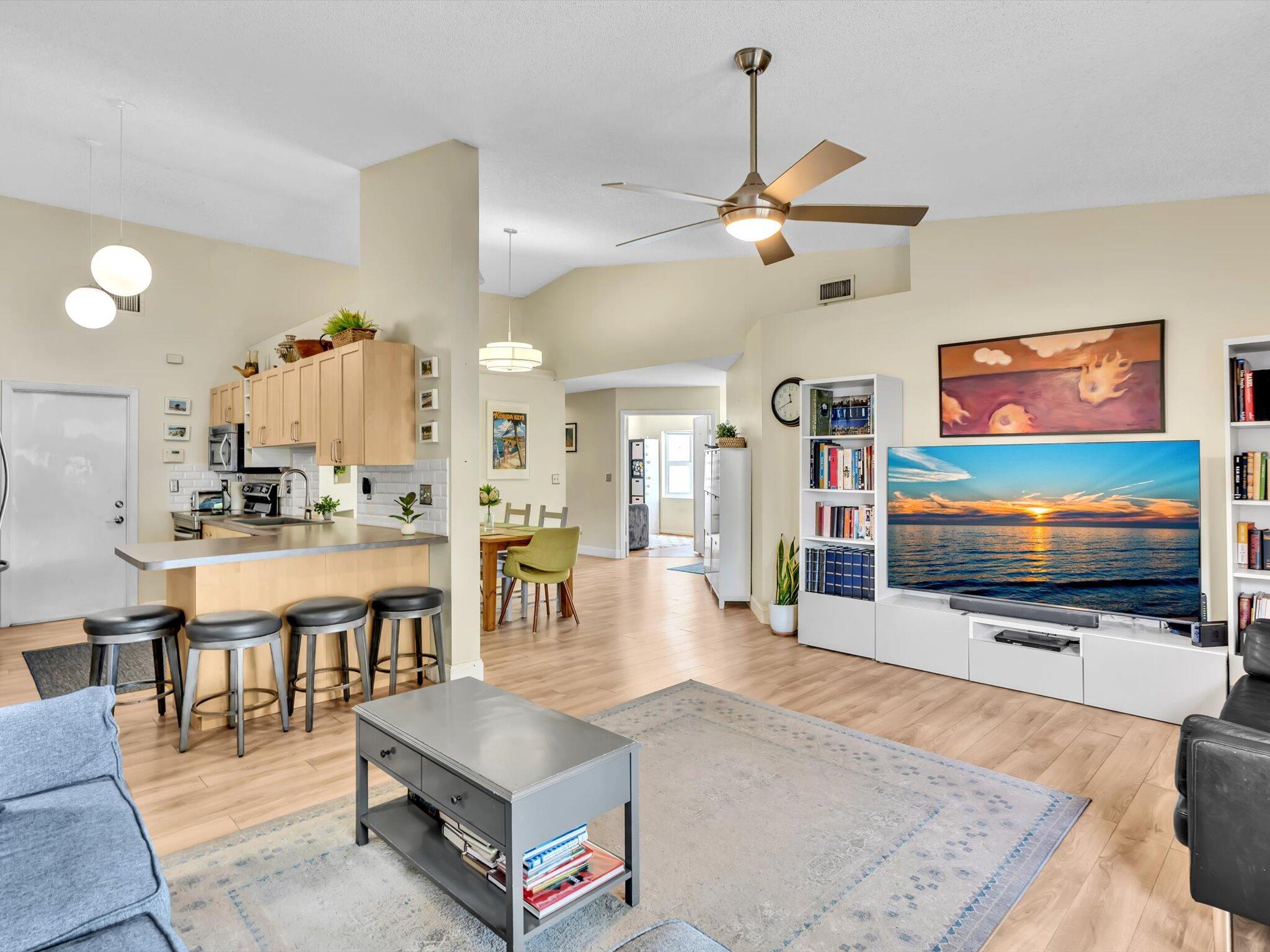BOYNTON LAKES 4 - Residential