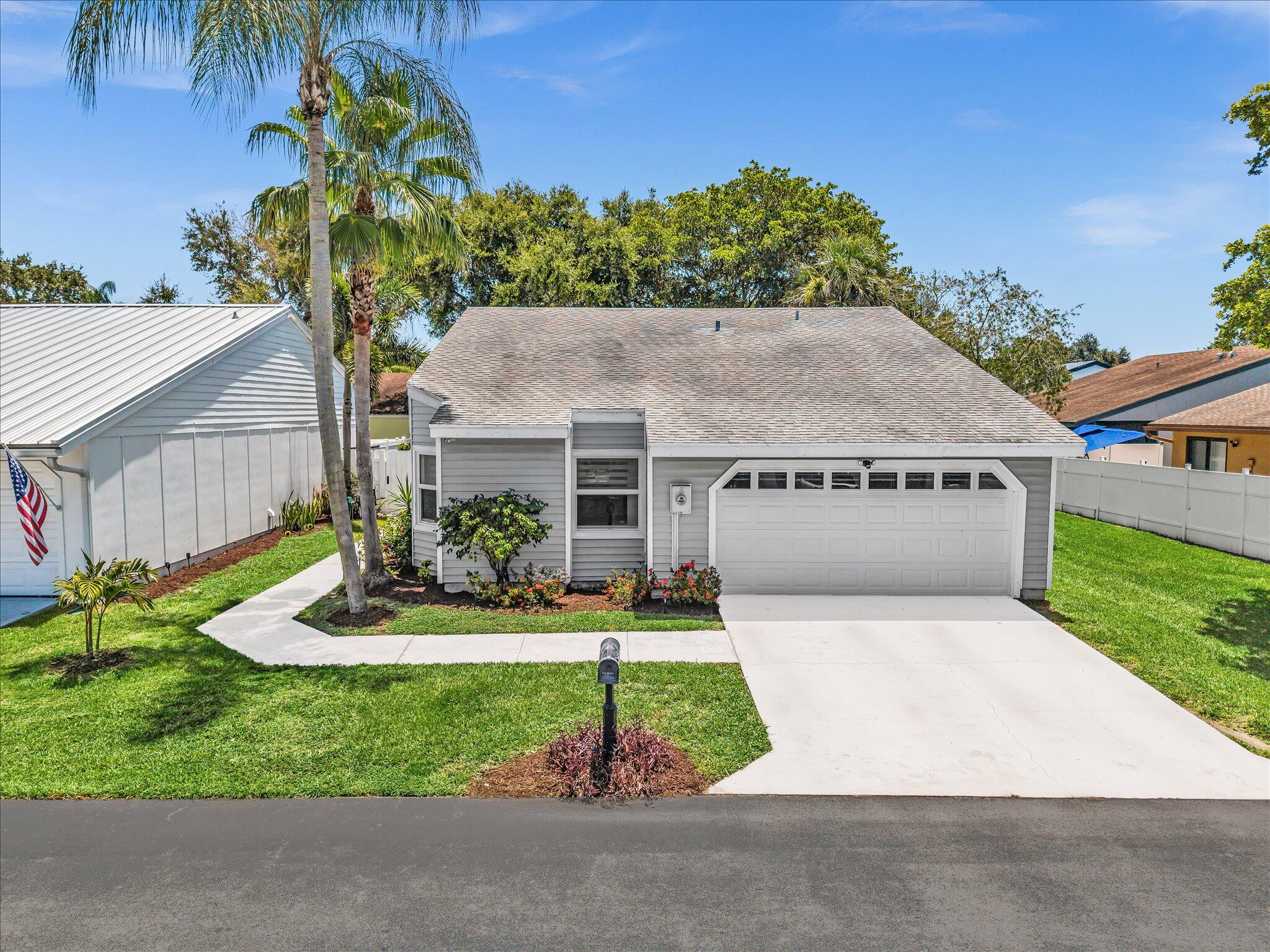 BOYNTON LAKES 4 - Residential