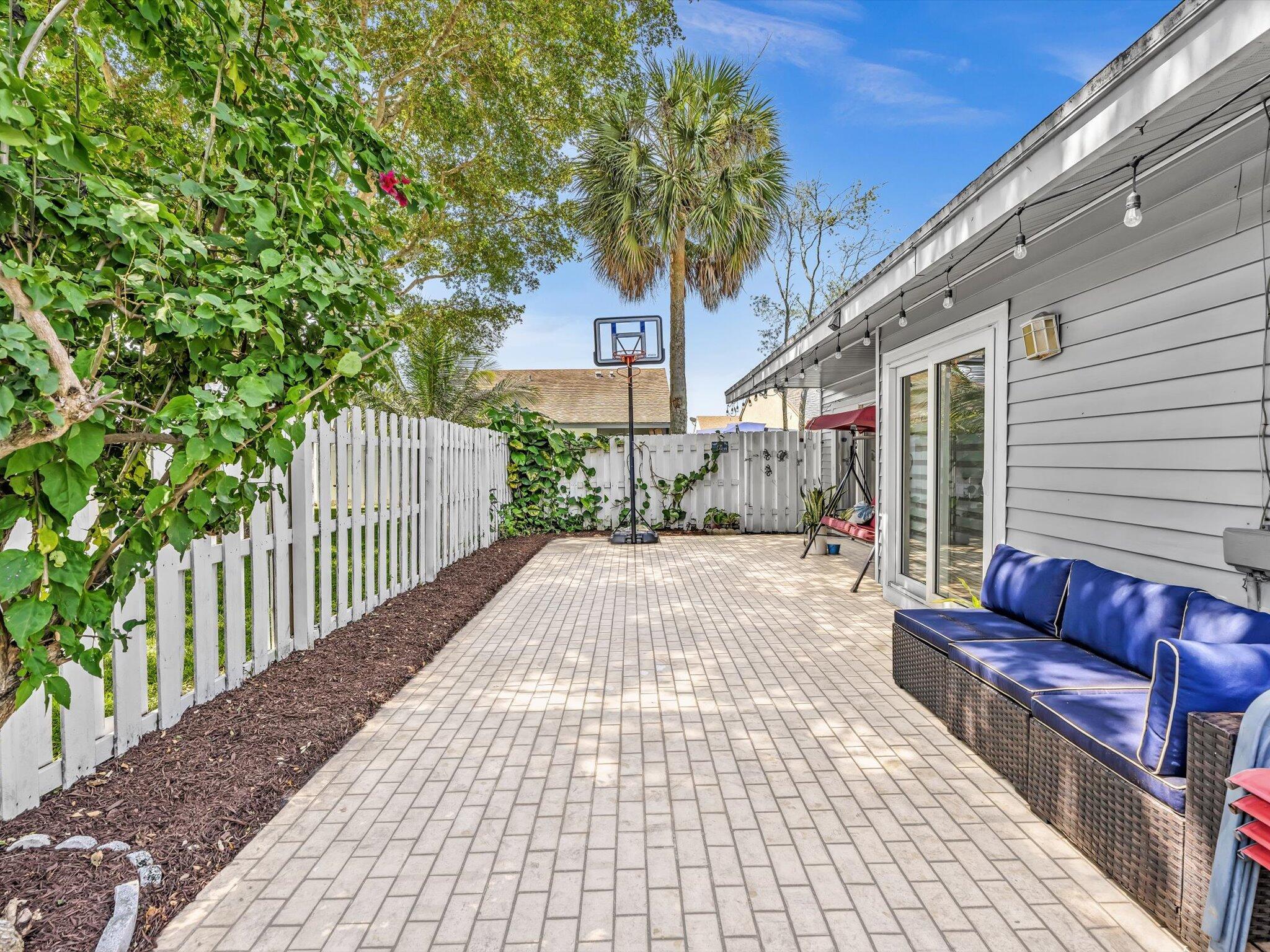 BOYNTON LAKES 4 - Residential