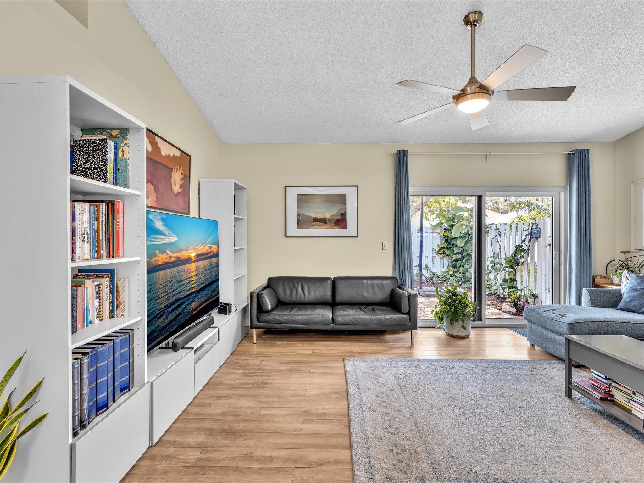BOYNTON LAKES 4 - Residential