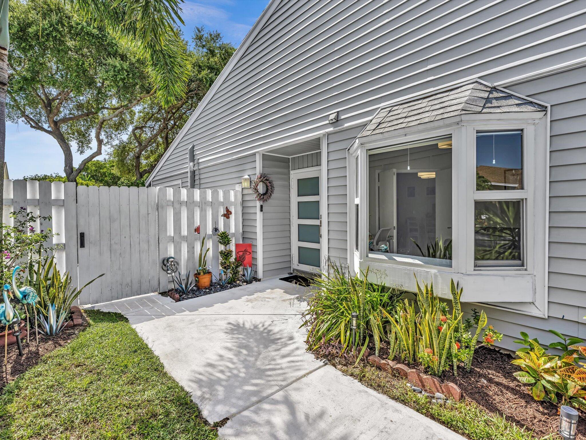 BOYNTON LAKES 4 - Residential