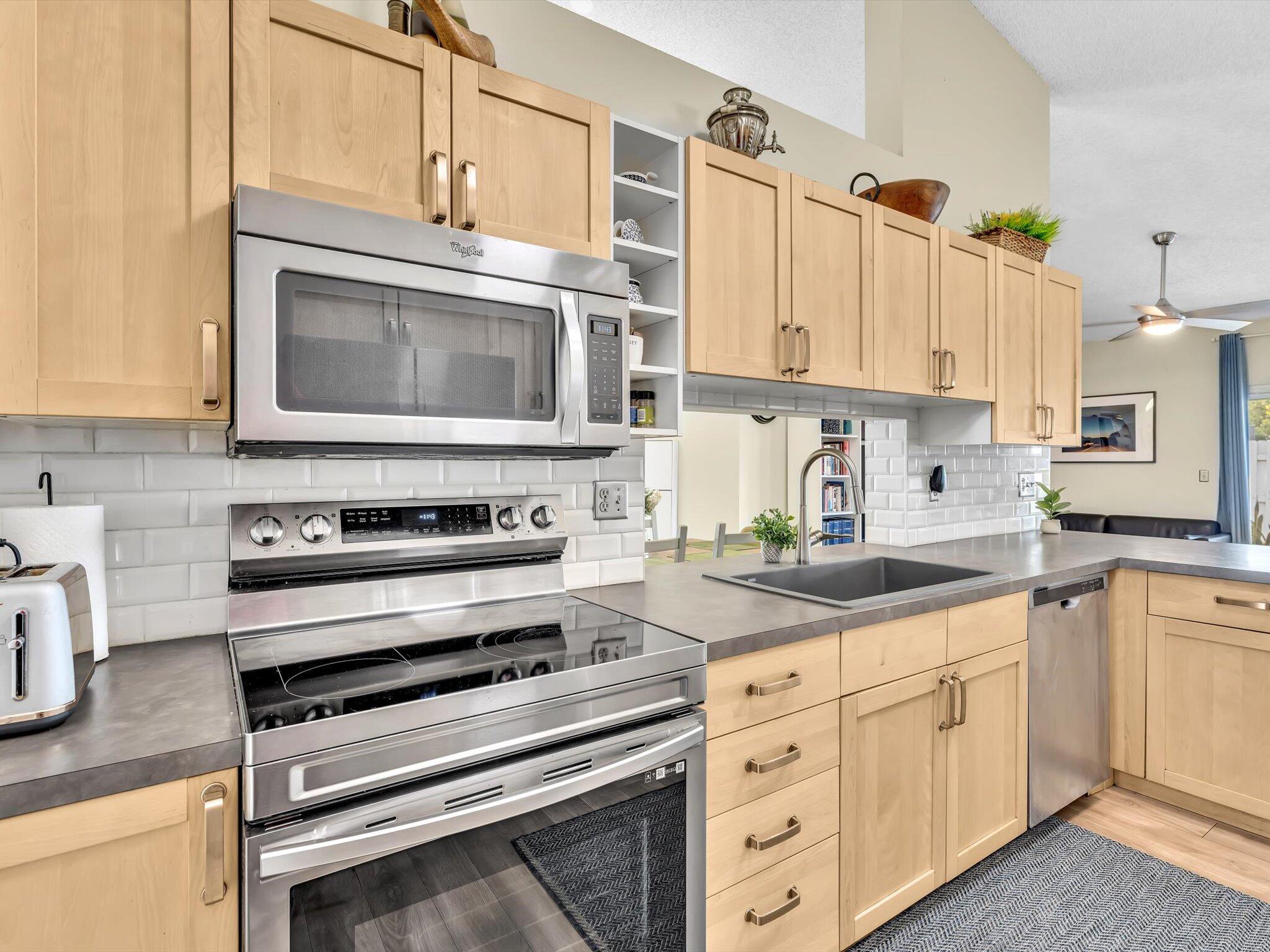 BOYNTON LAKES 4 - Residential