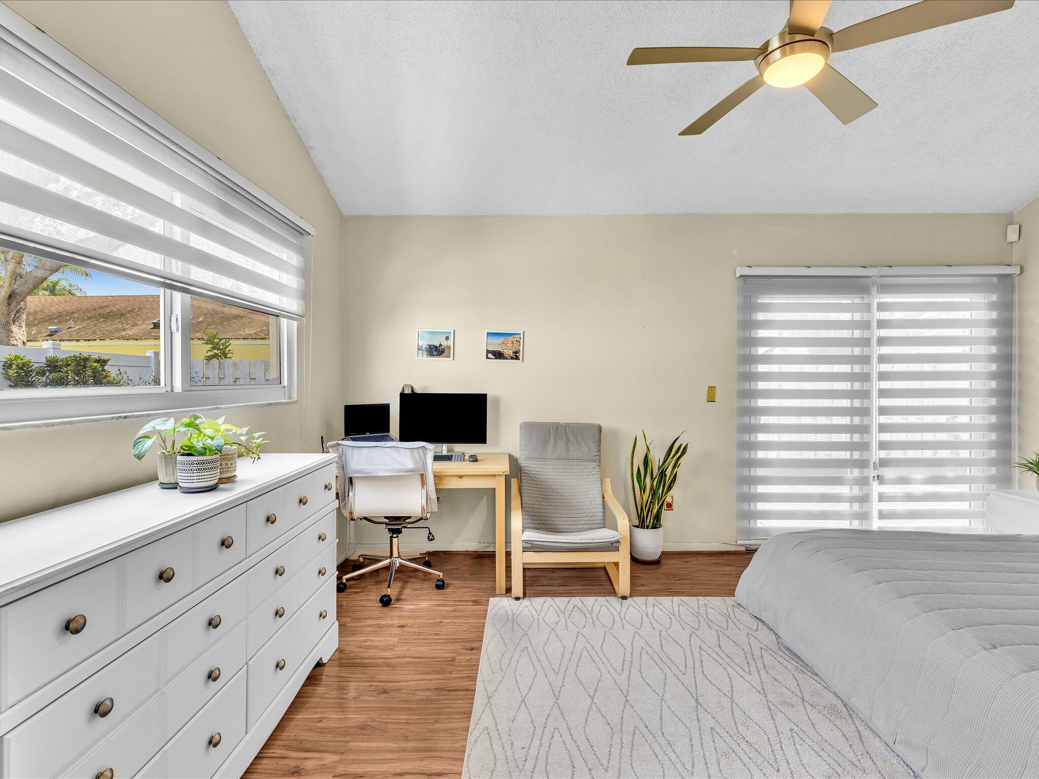 BOYNTON LAKES 4 - Residential