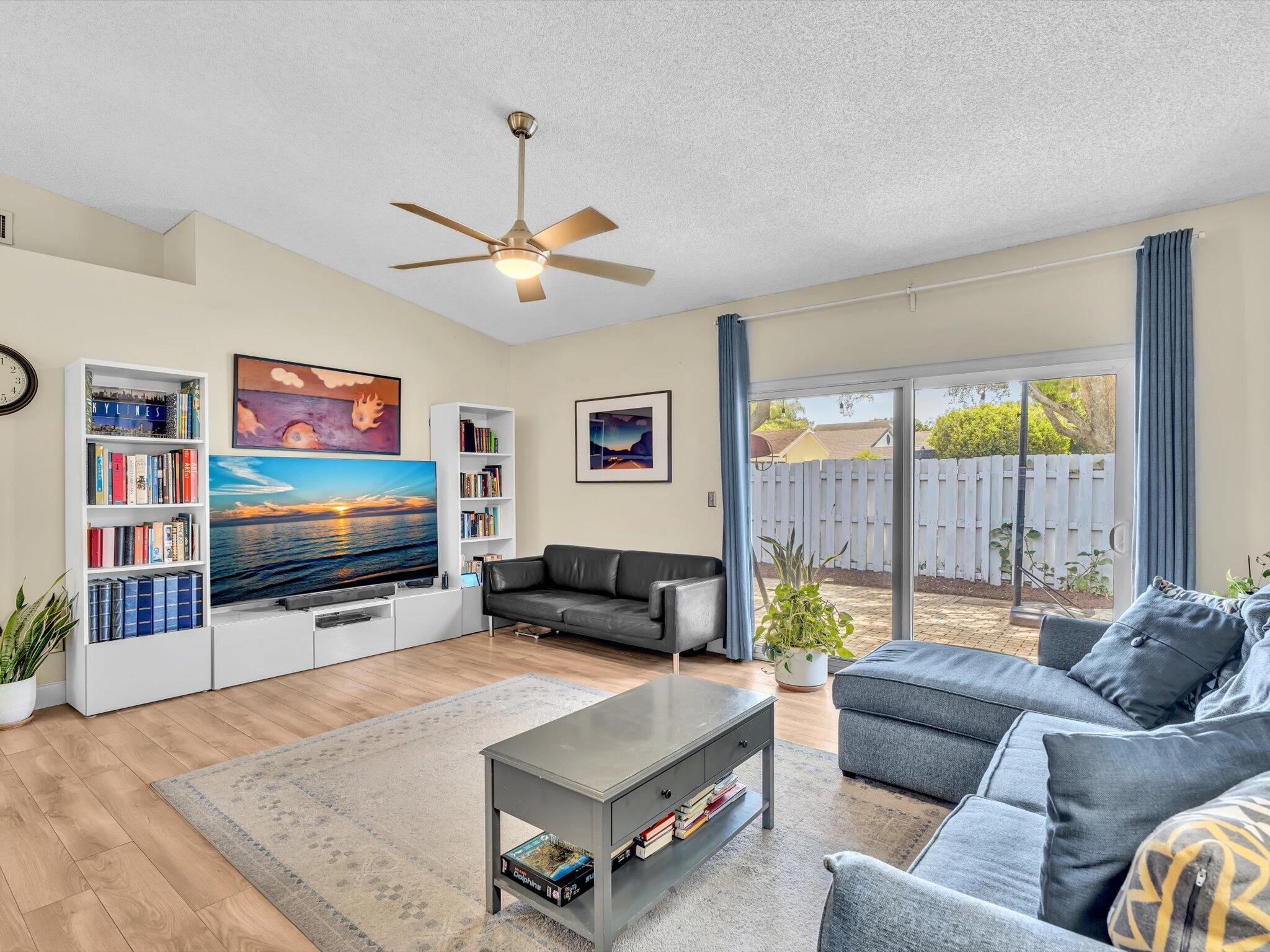 BOYNTON LAKES 4 - Residential