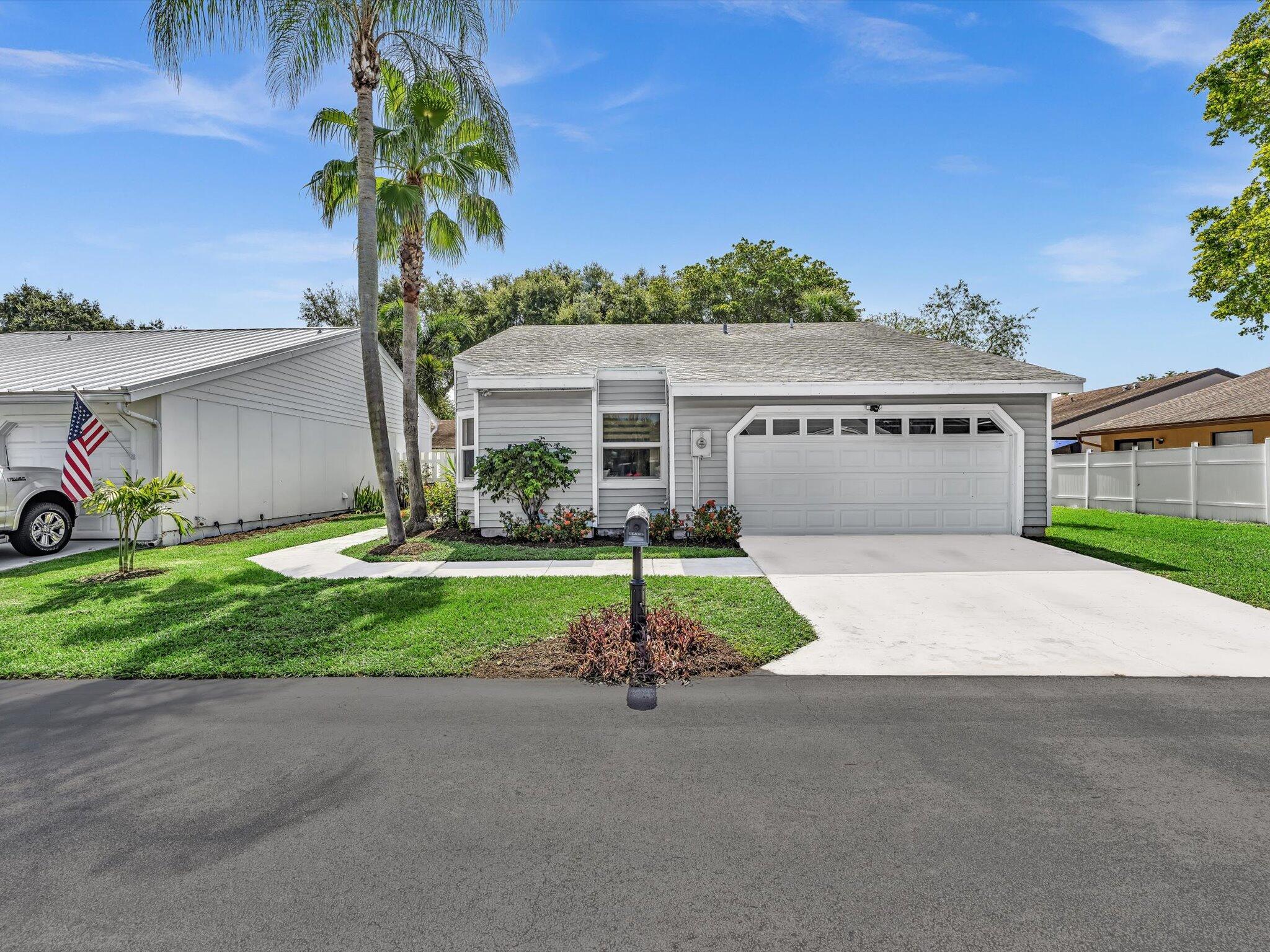 BOYNTON LAKES 4 - Residential