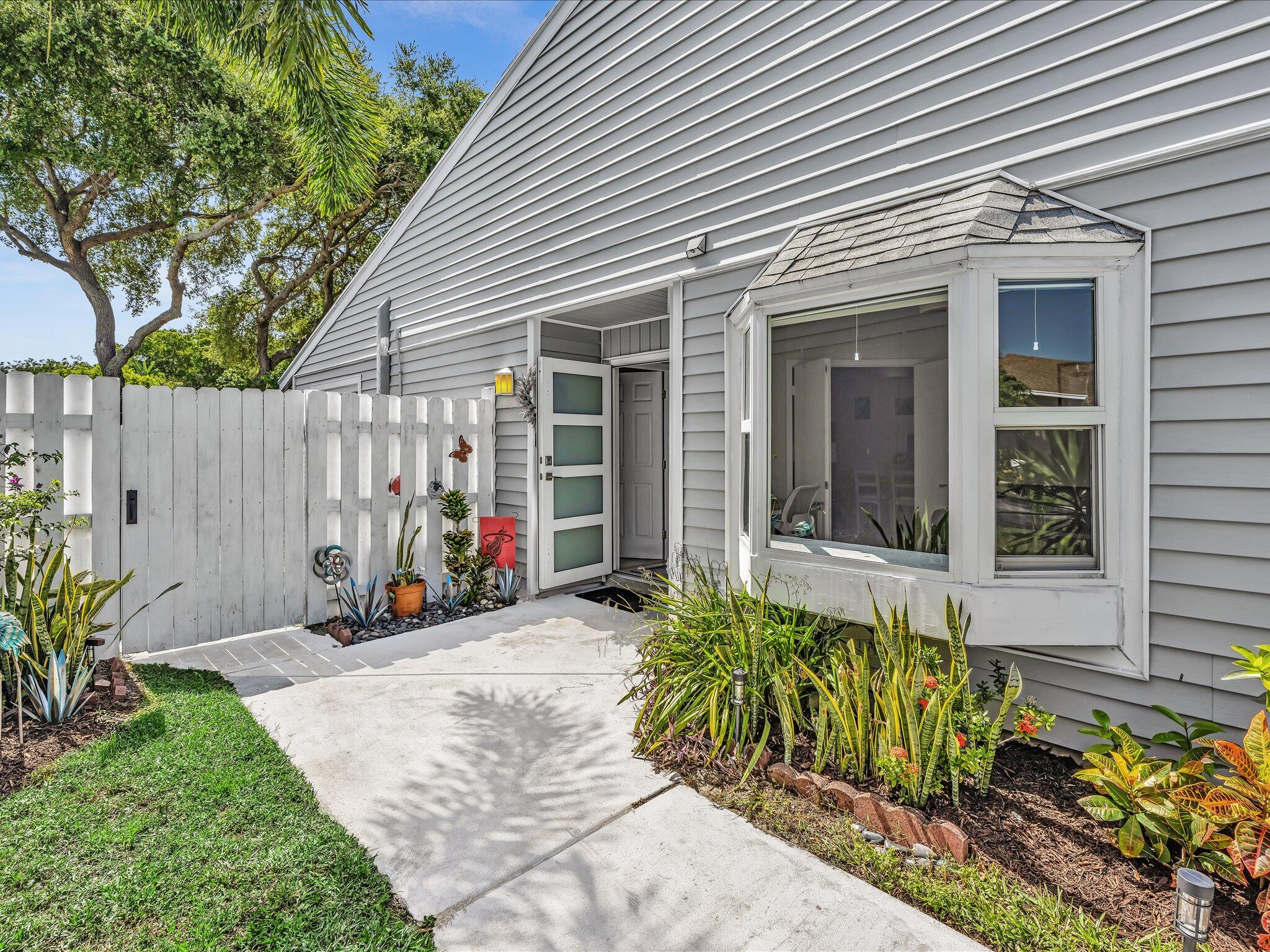 BOYNTON LAKES 4 - Residential