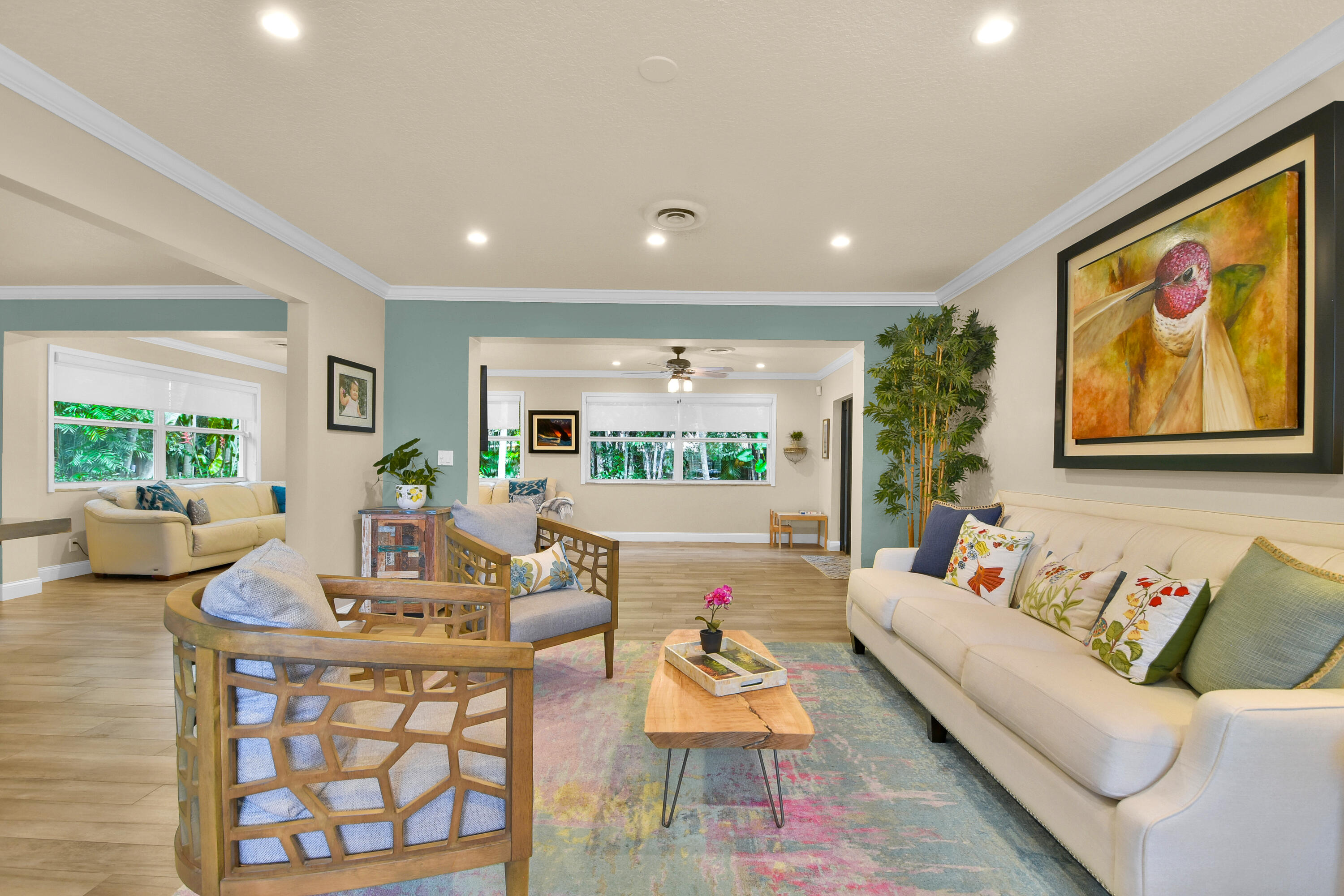 HOLLYWOOD HILLS - Residential