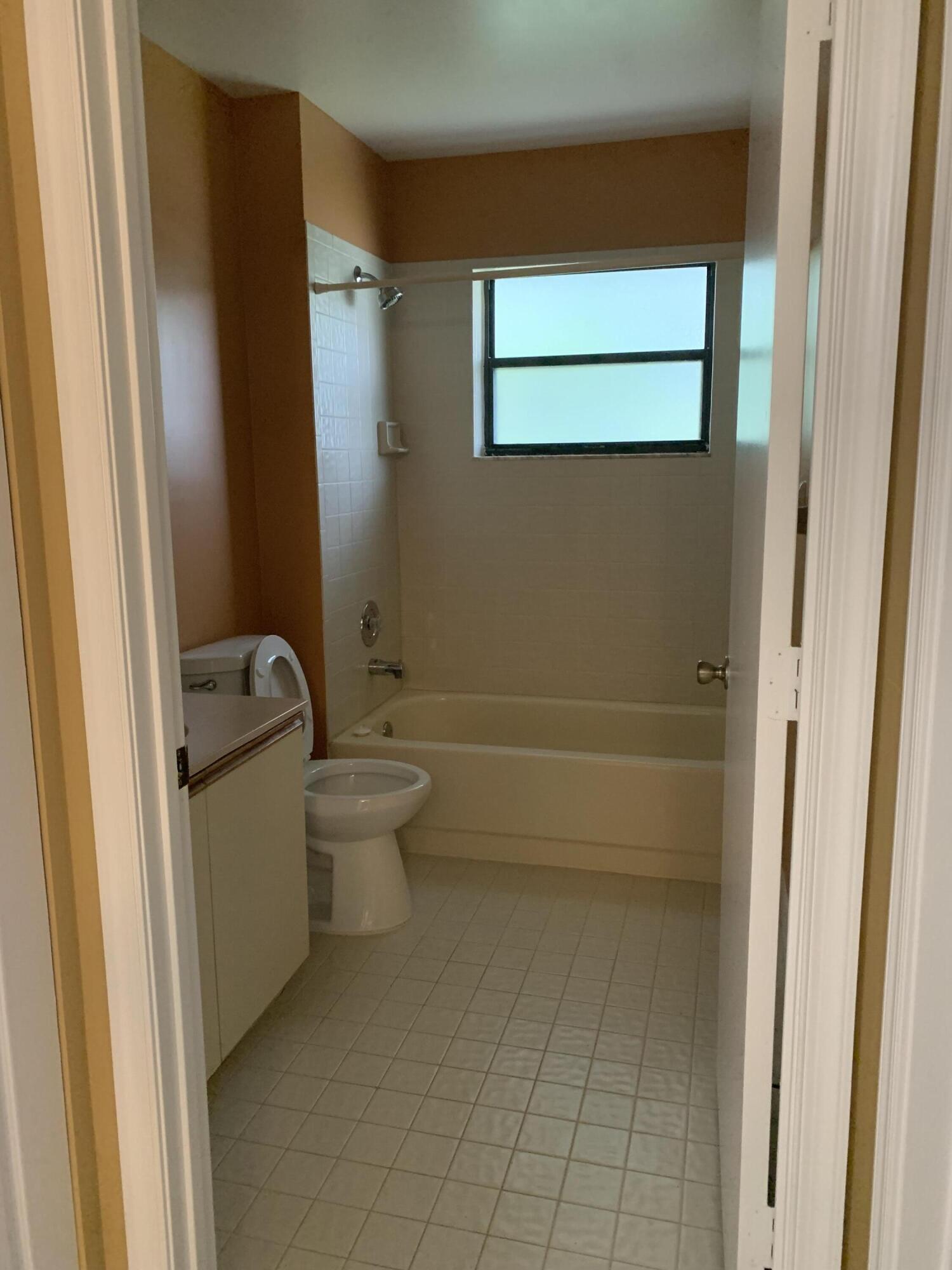 FAIRWAY PALMS CONDO - Residential