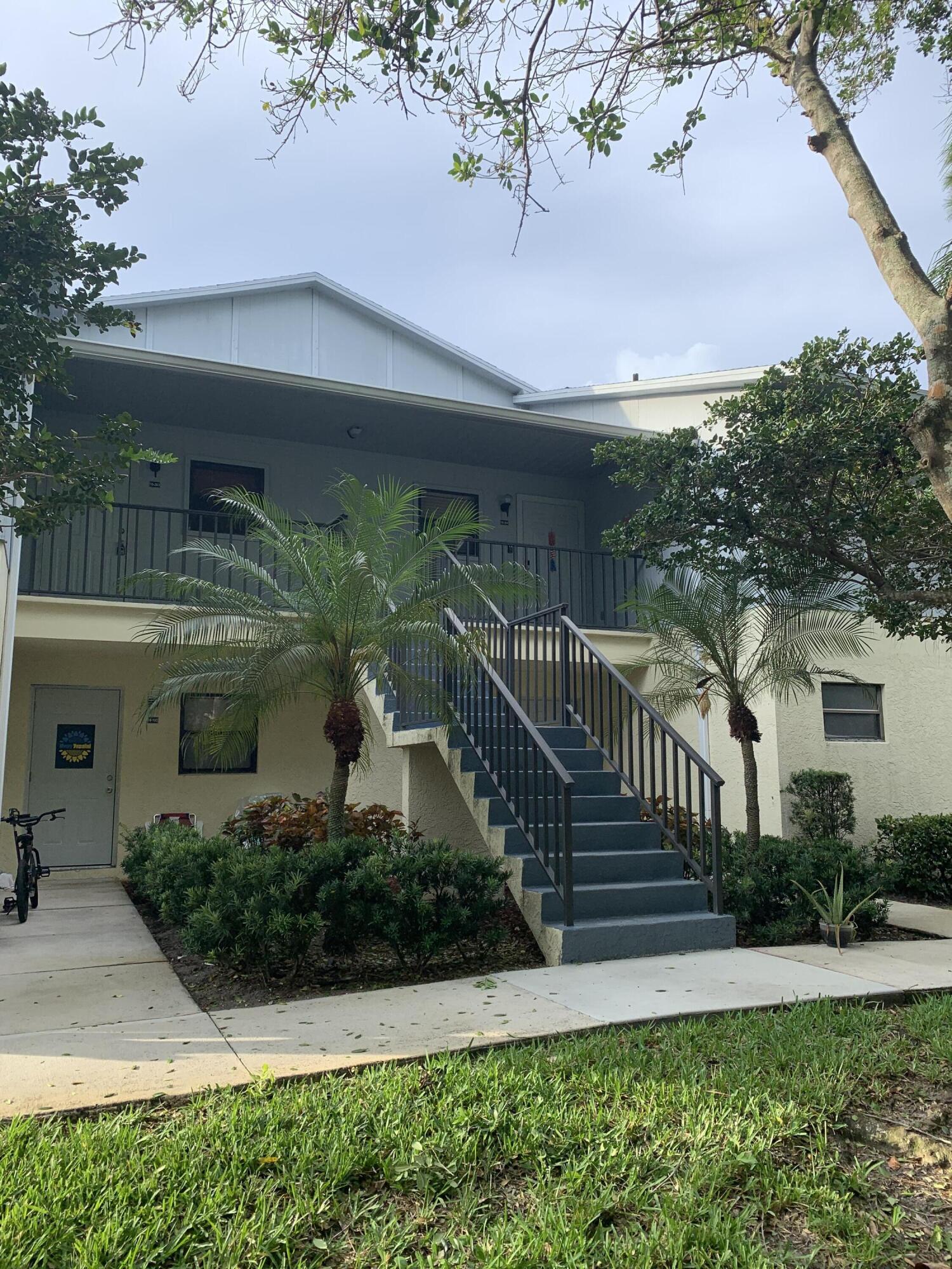 FAIRWAY PALMS CONDO - Residential
