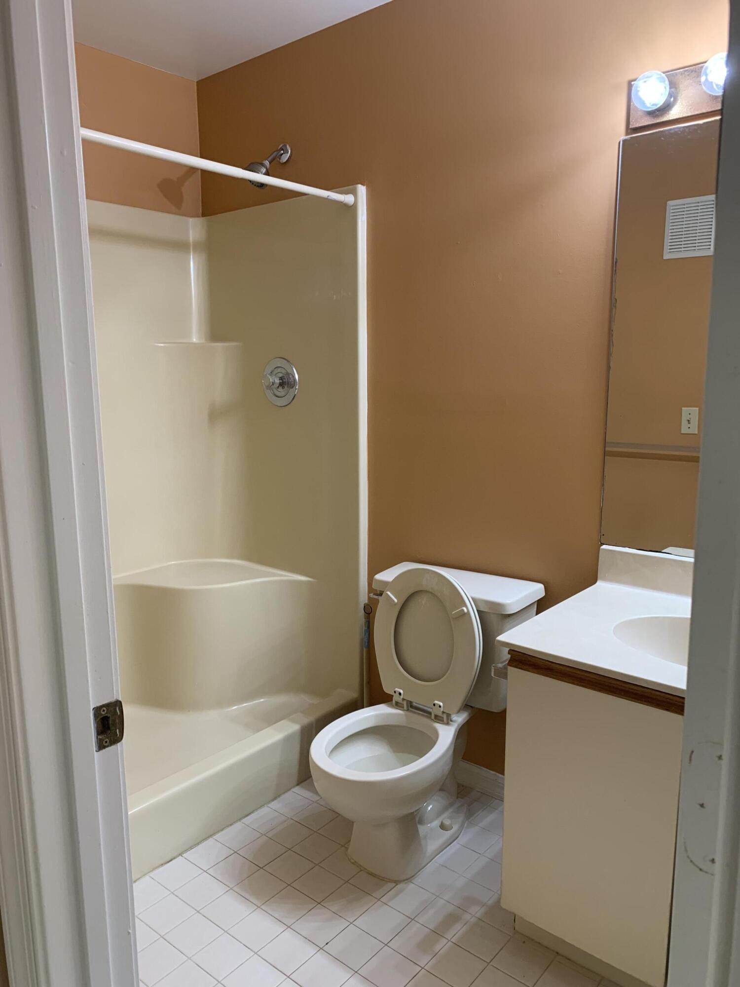 FAIRWAY PALMS CONDO - Residential