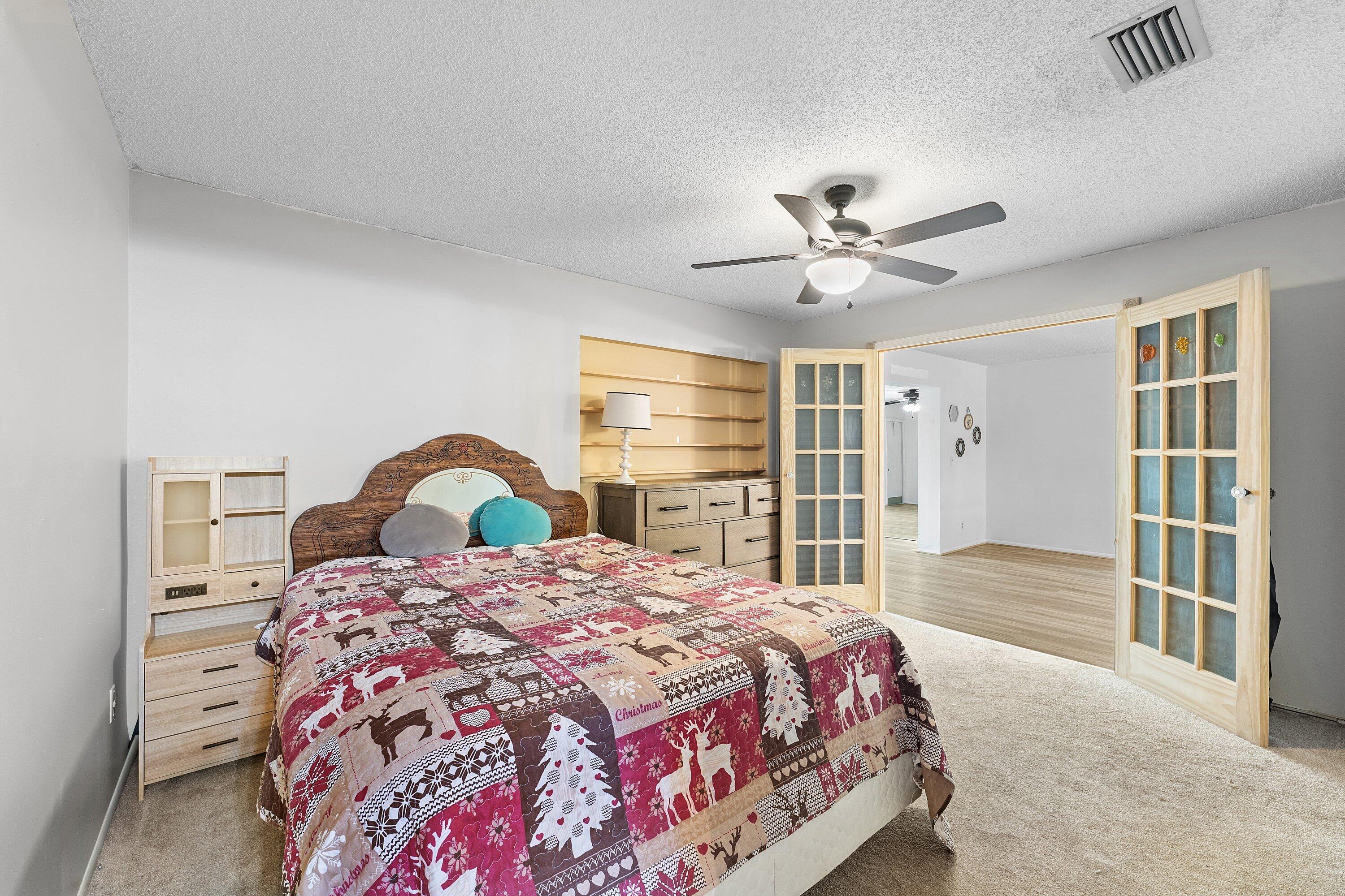CRESTHAVEN TOWNHOMES SEC 5 CONDO - Residential