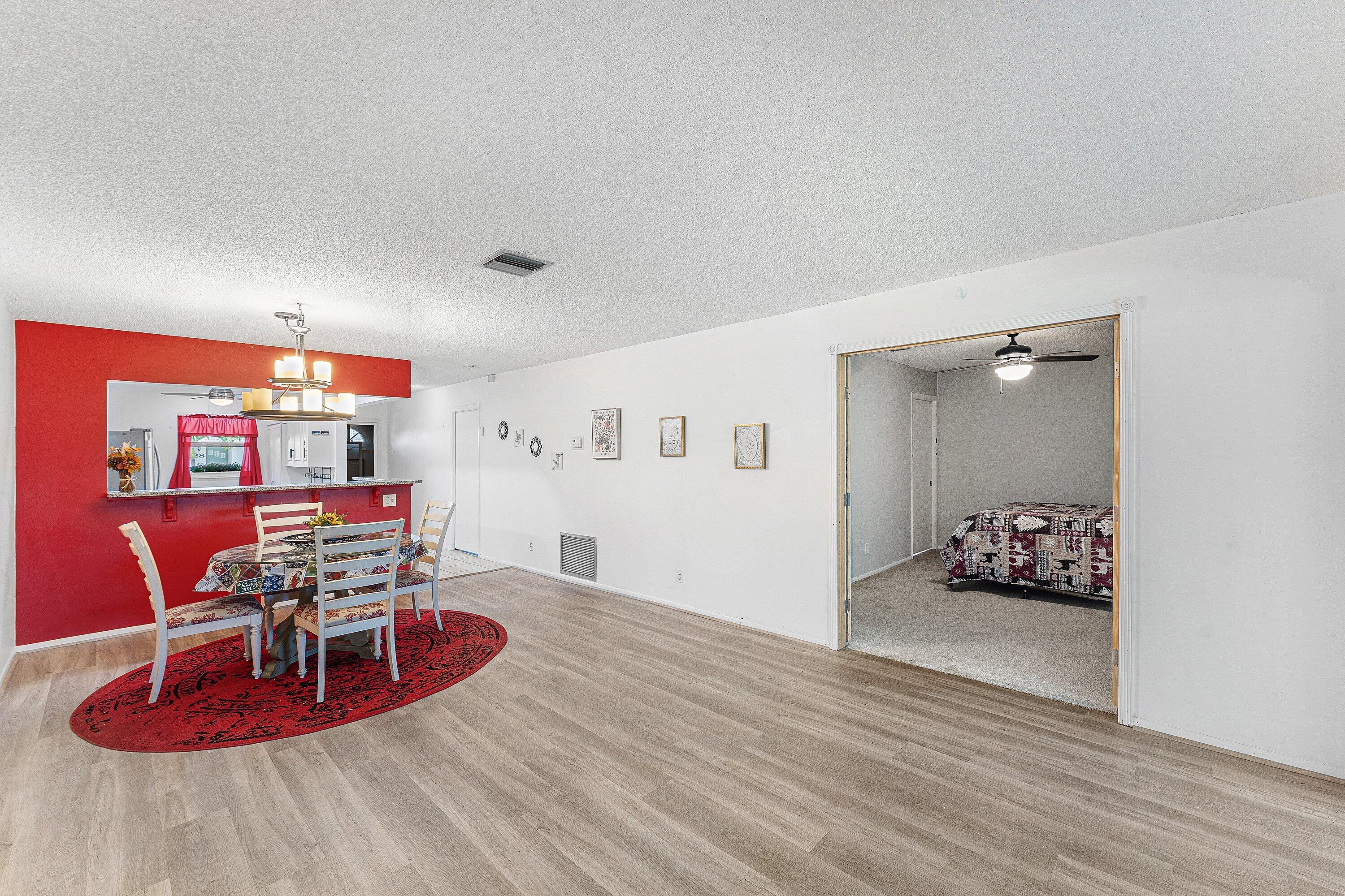 CRESTHAVEN TOWNHOMES SEC 5 CONDO - Residential