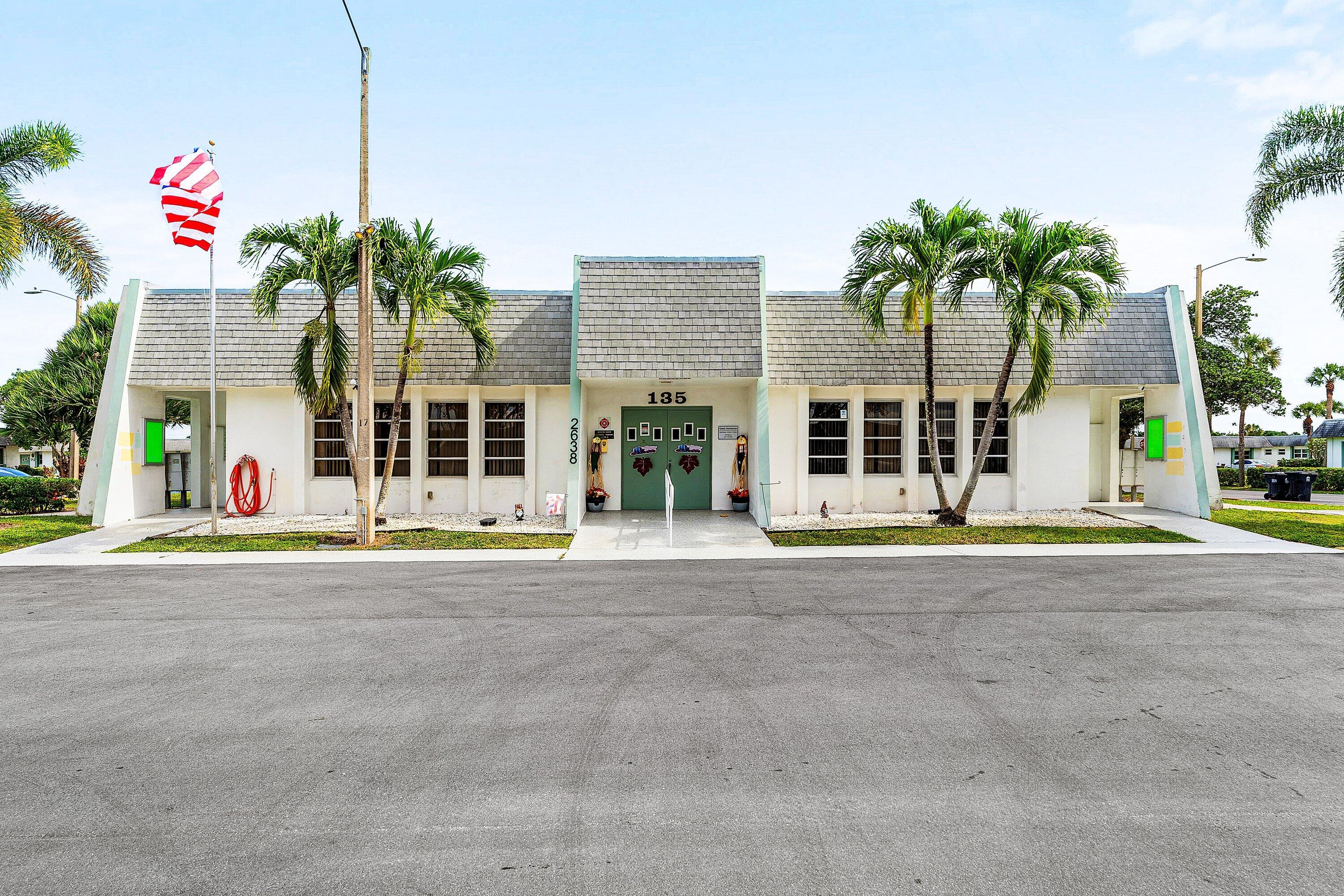 CRESTHAVEN TOWNHOMES SEC 5 CONDO - Residential